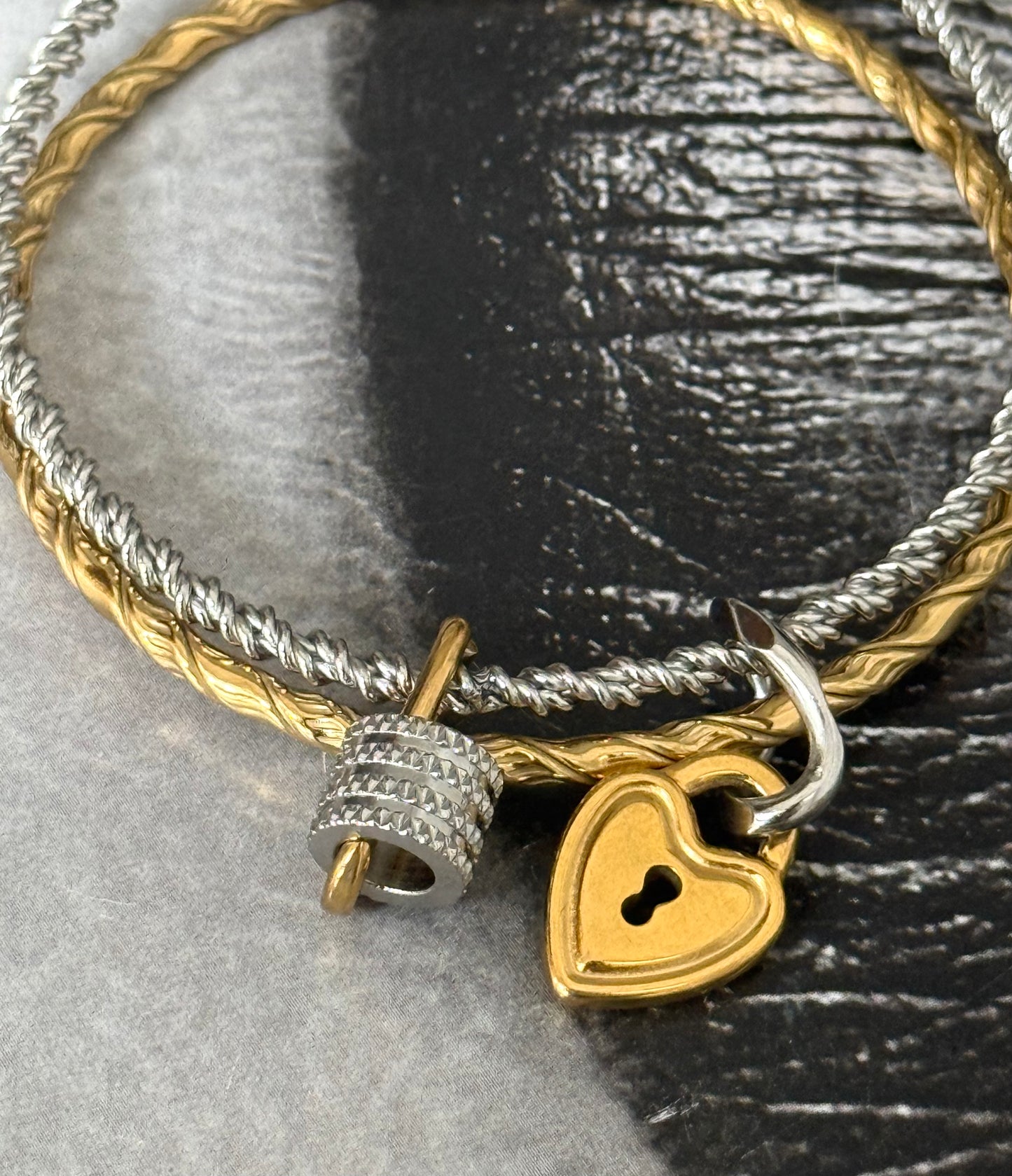 MIX HEARTLOCK BANGLE