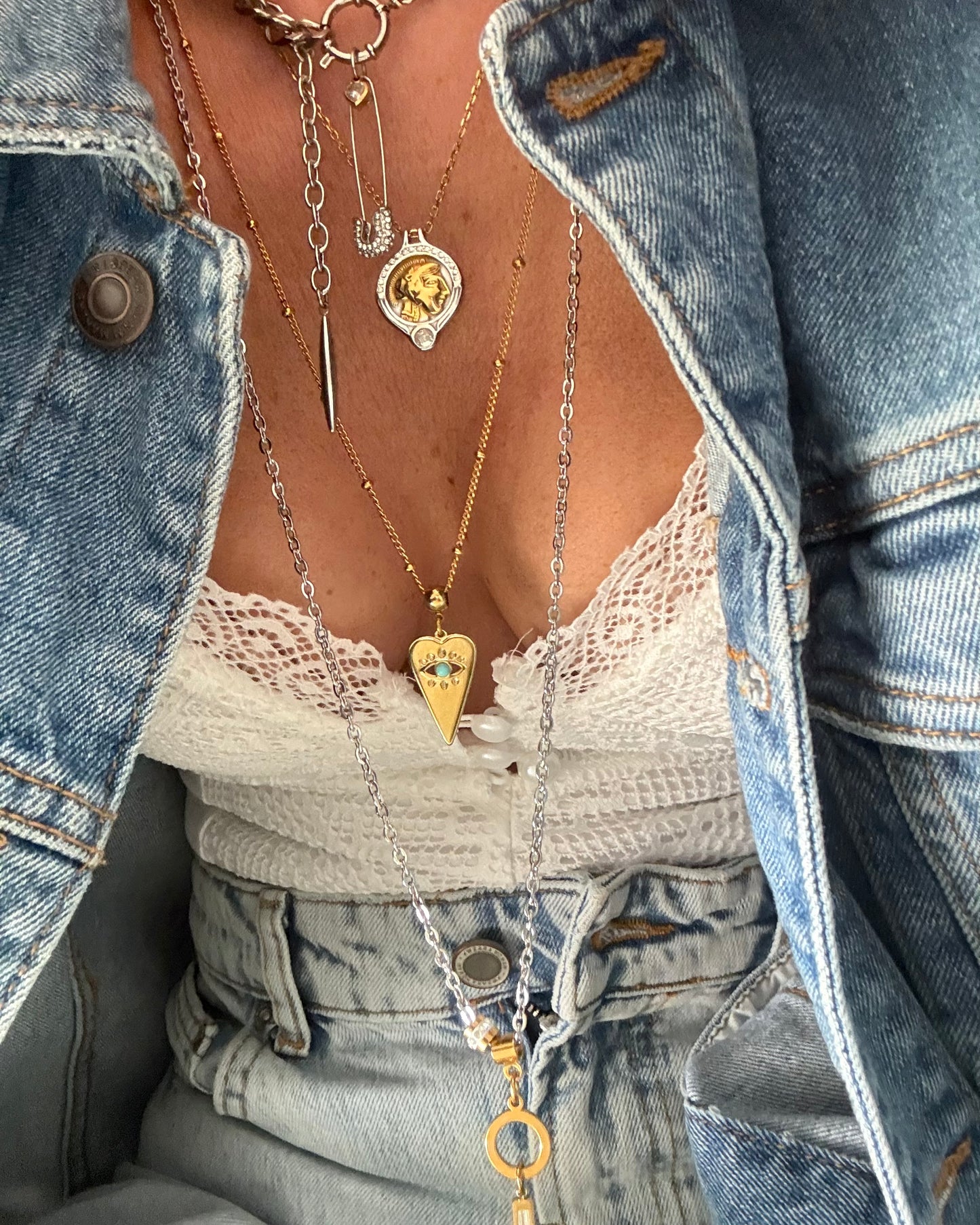 EYE OF HEART NECKLACE