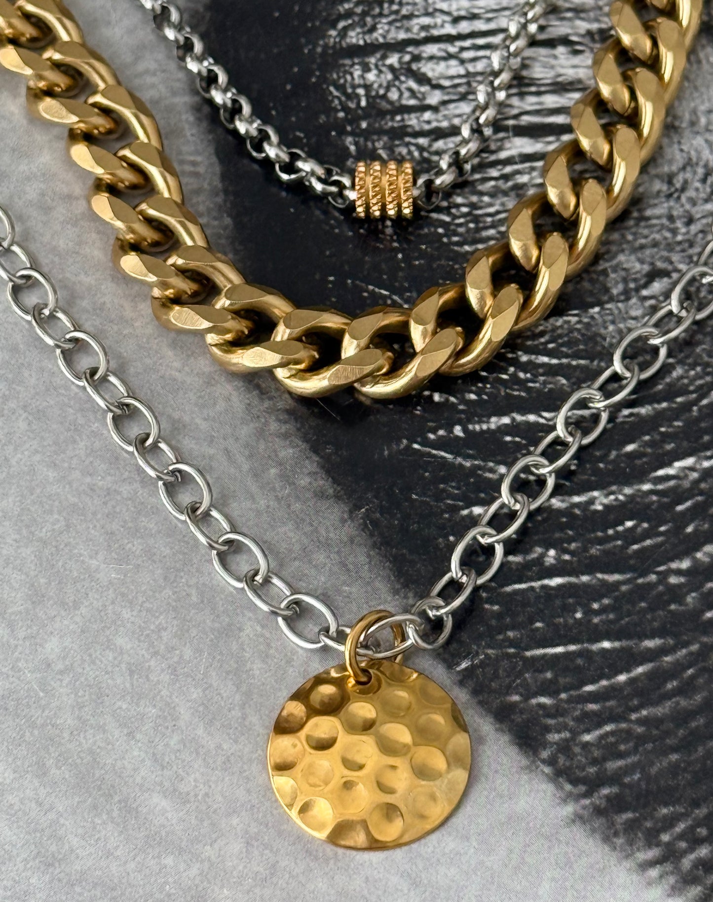 TRIPLE IMPACT NECKLACE