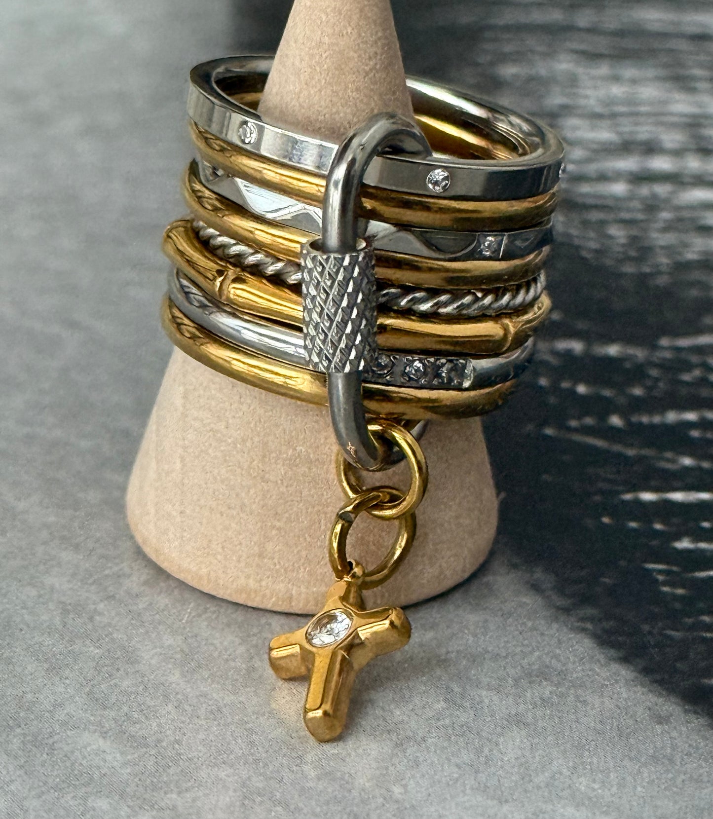 CROSS DROP RING (SIZE 8)