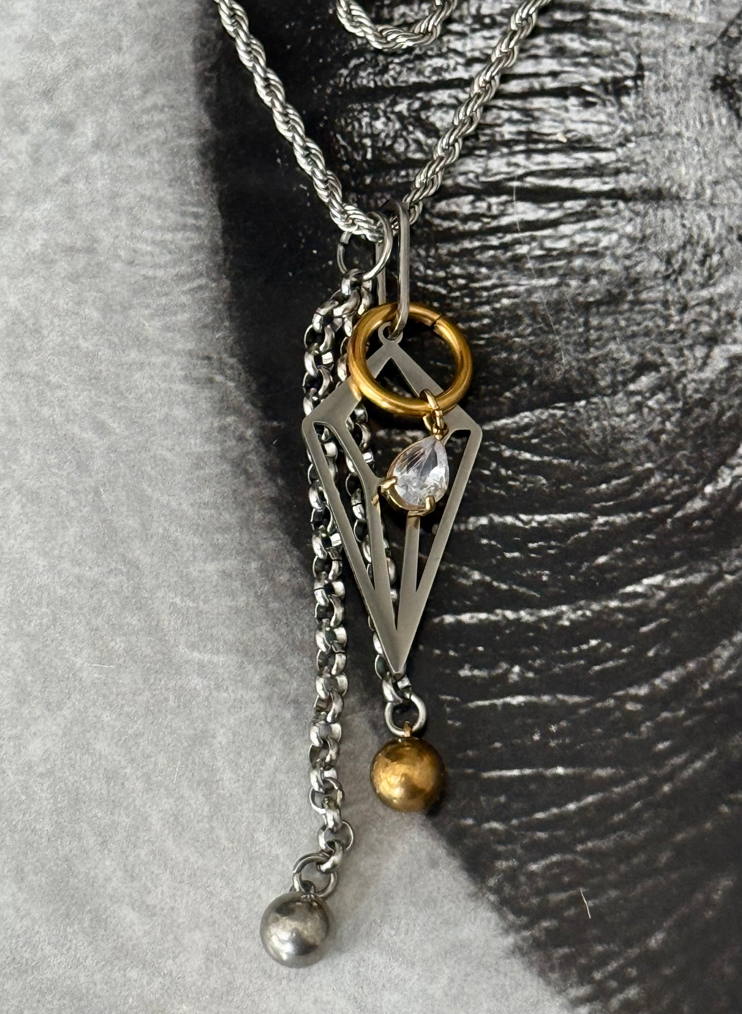 DIAMOMD FLOW NECKLACE