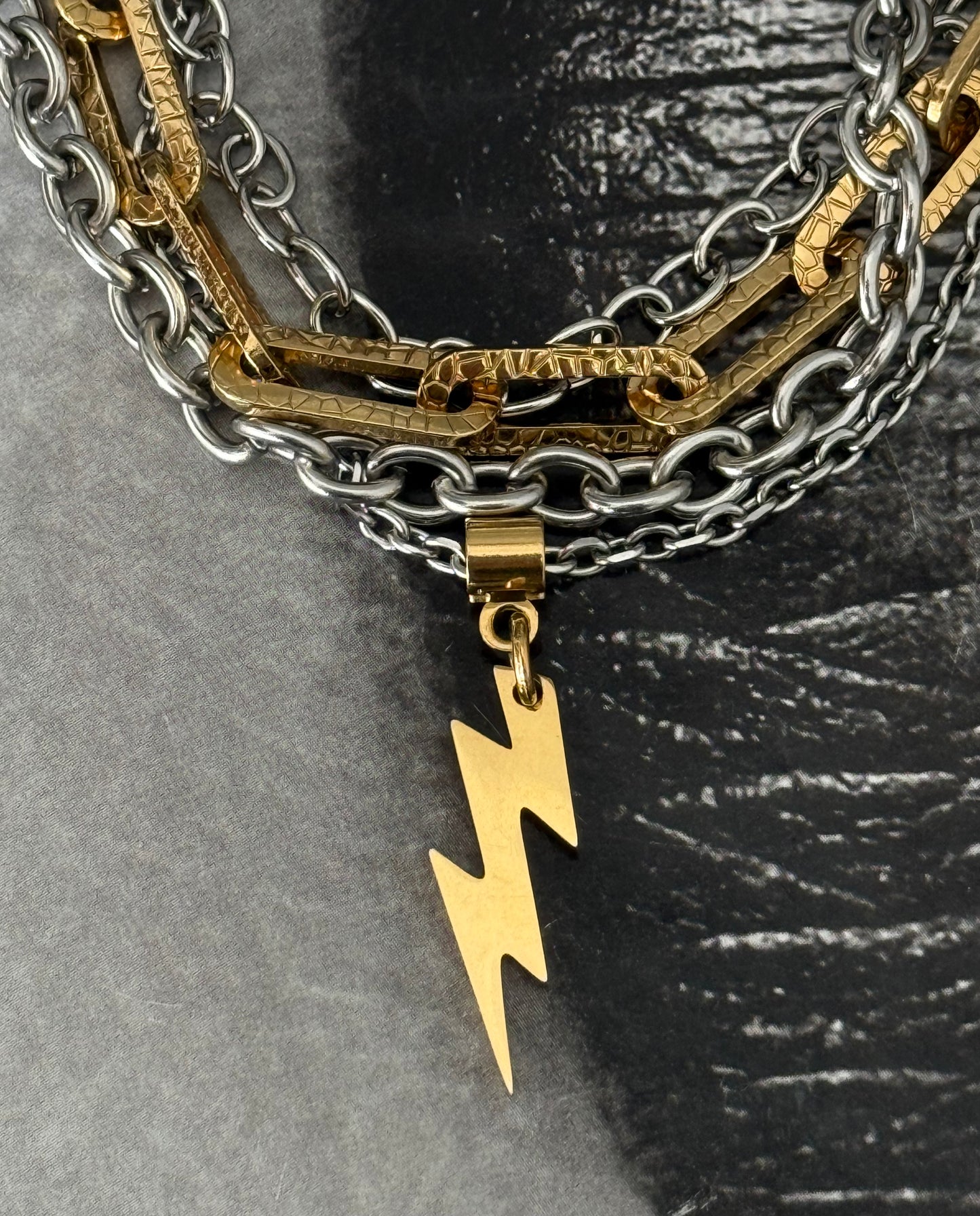 ELECTRIC BOLT CHOKER-NECKLACE