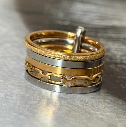 HELIRA RING (Size 10)