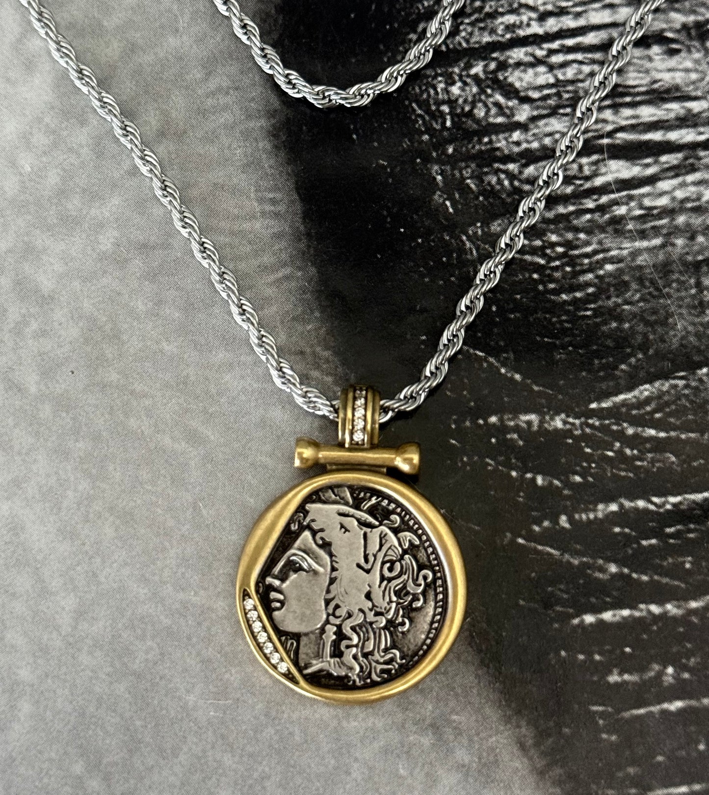 VINTAGE TWIST NECKLACE