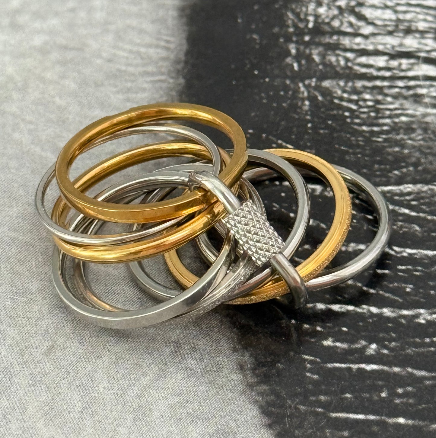 ETERNA LOOP RING (SIZE 10)