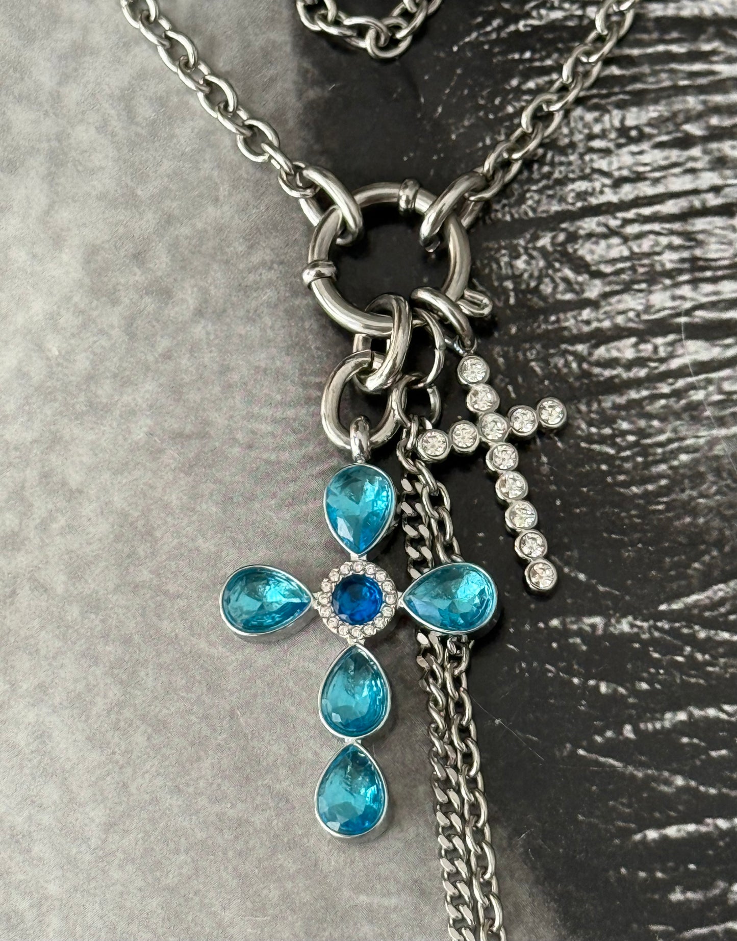 TRANSFORM TIE NECKLACE