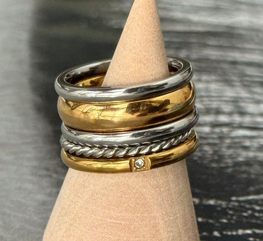 CHEVALIER GOLD SHINE RING (Size 6)