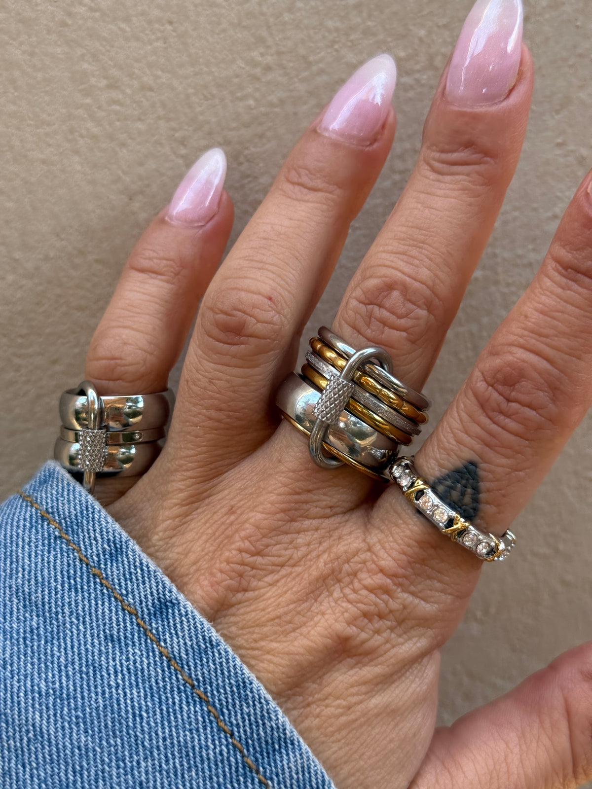 CHEVALIER SILVER RING   (SIZE 6)