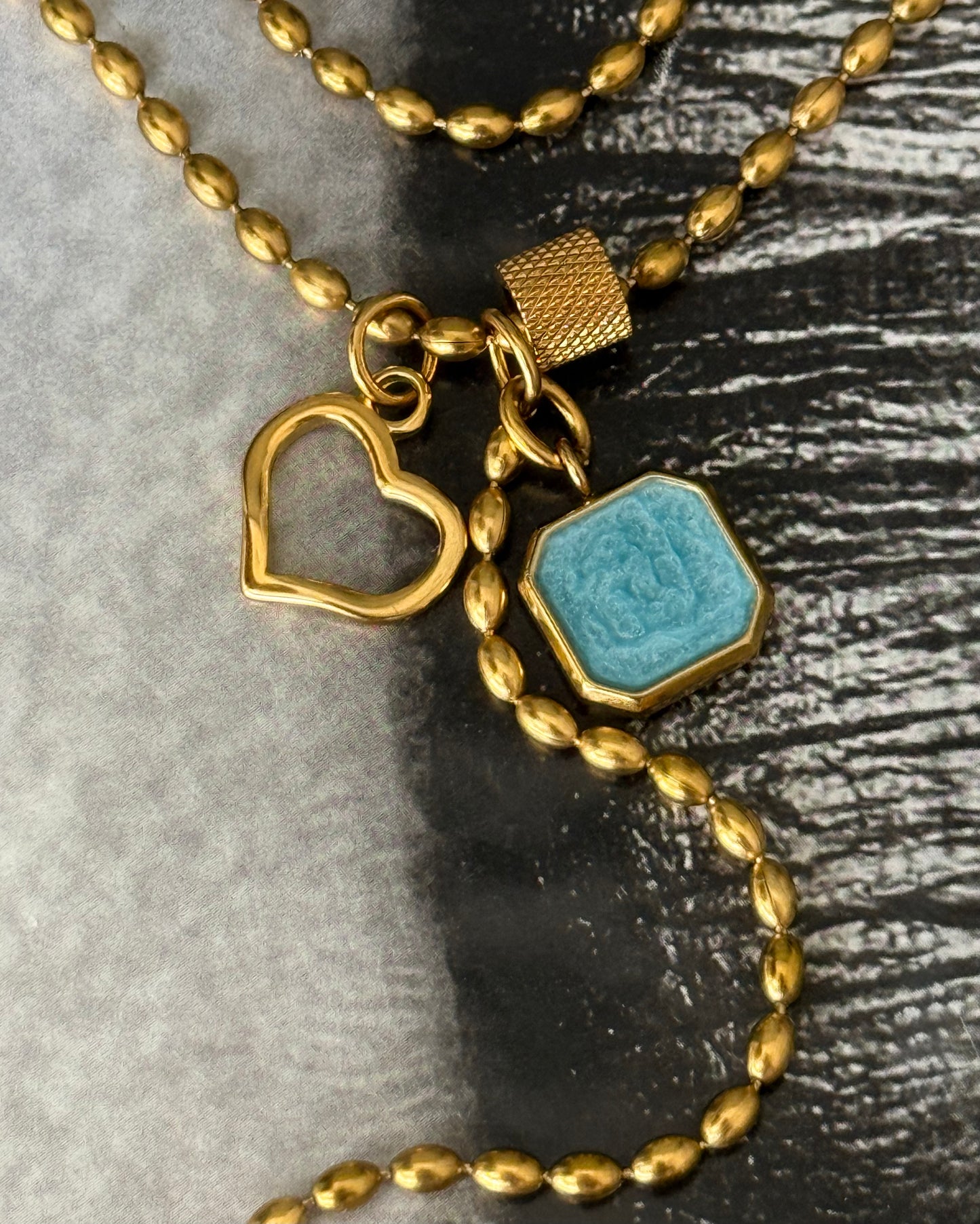 HEART & TURQUOISE TIE NECKLACE