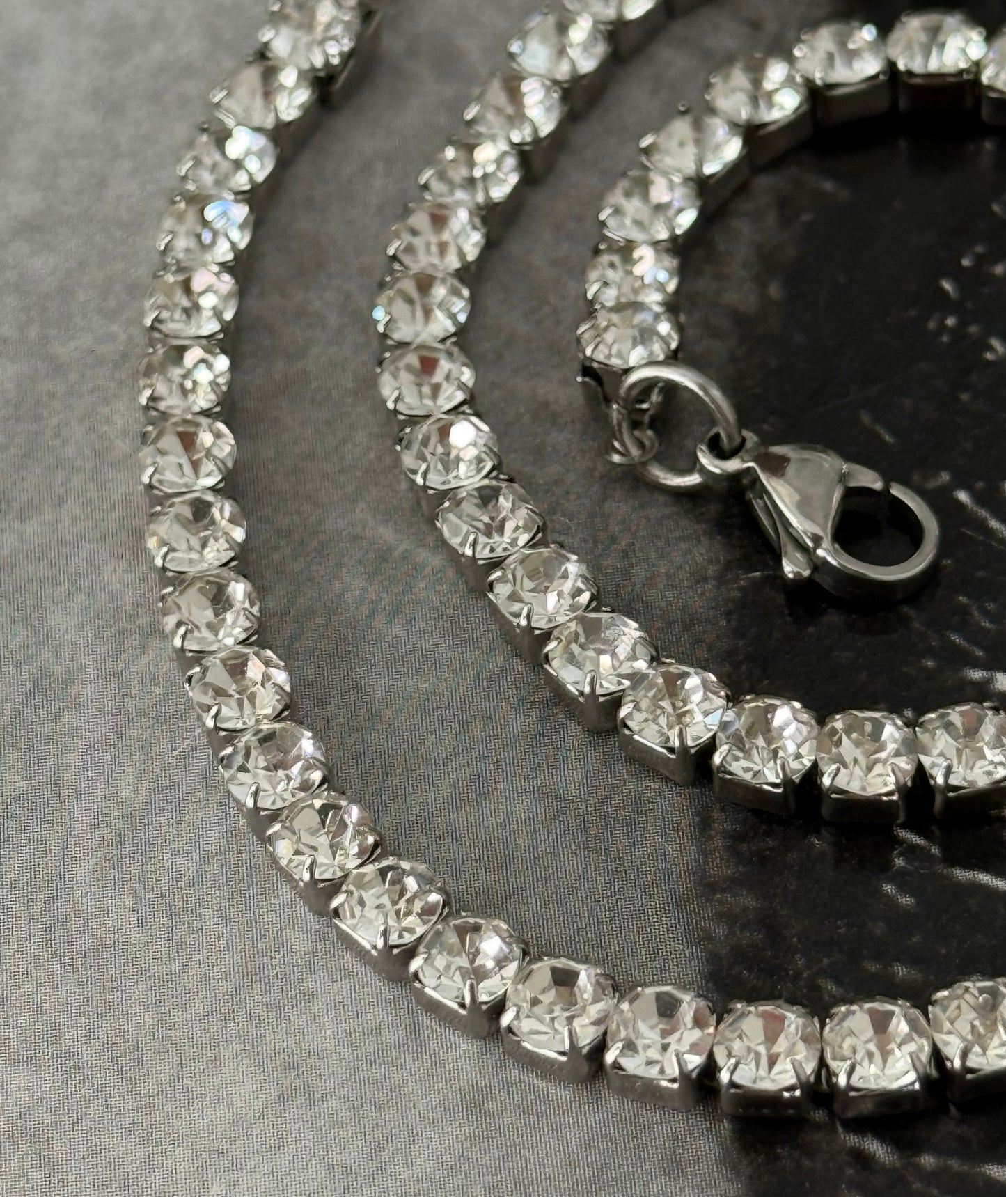 CRYSTAL SILVER CHOKER