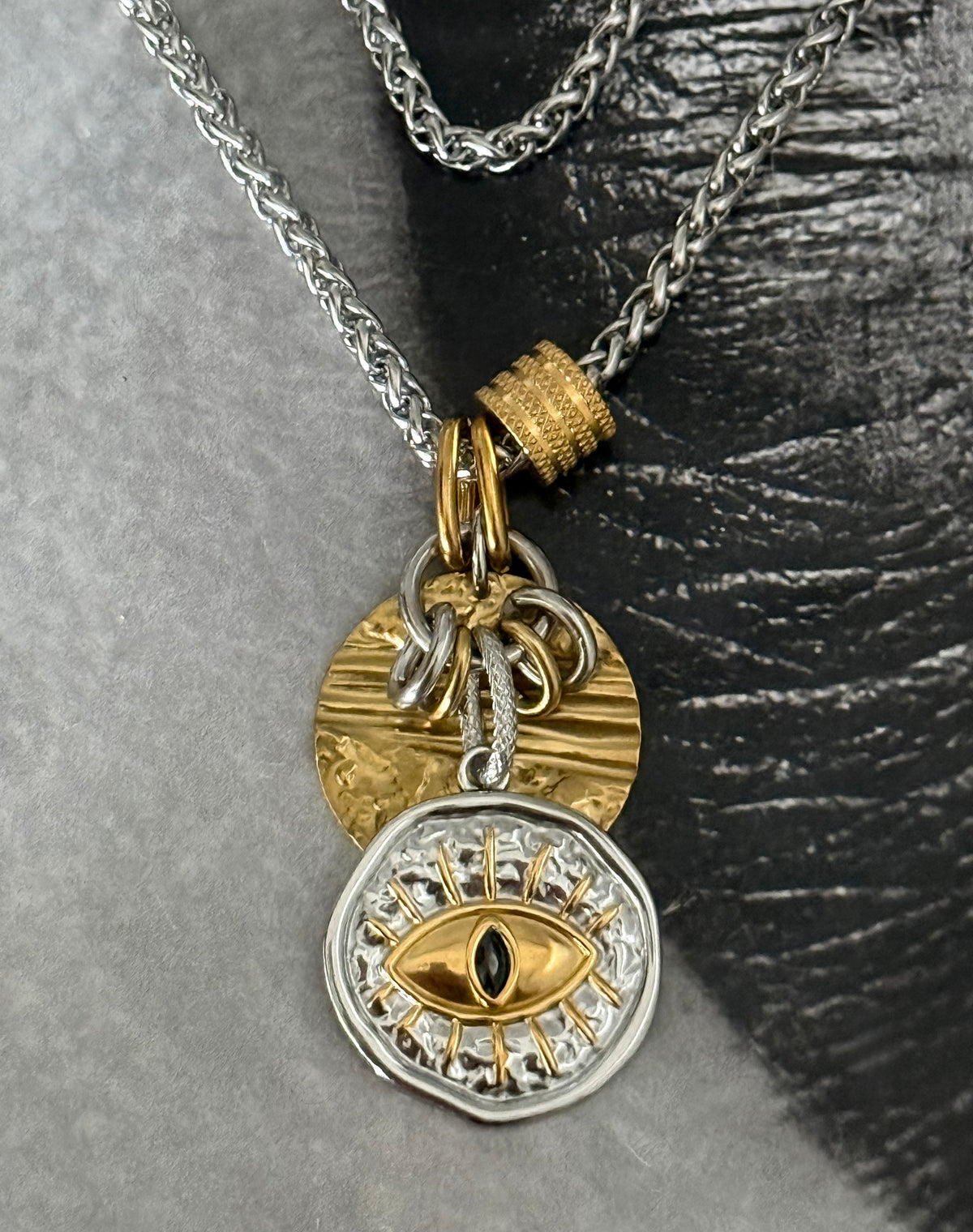 BLACK EYE MIX NECKLACE