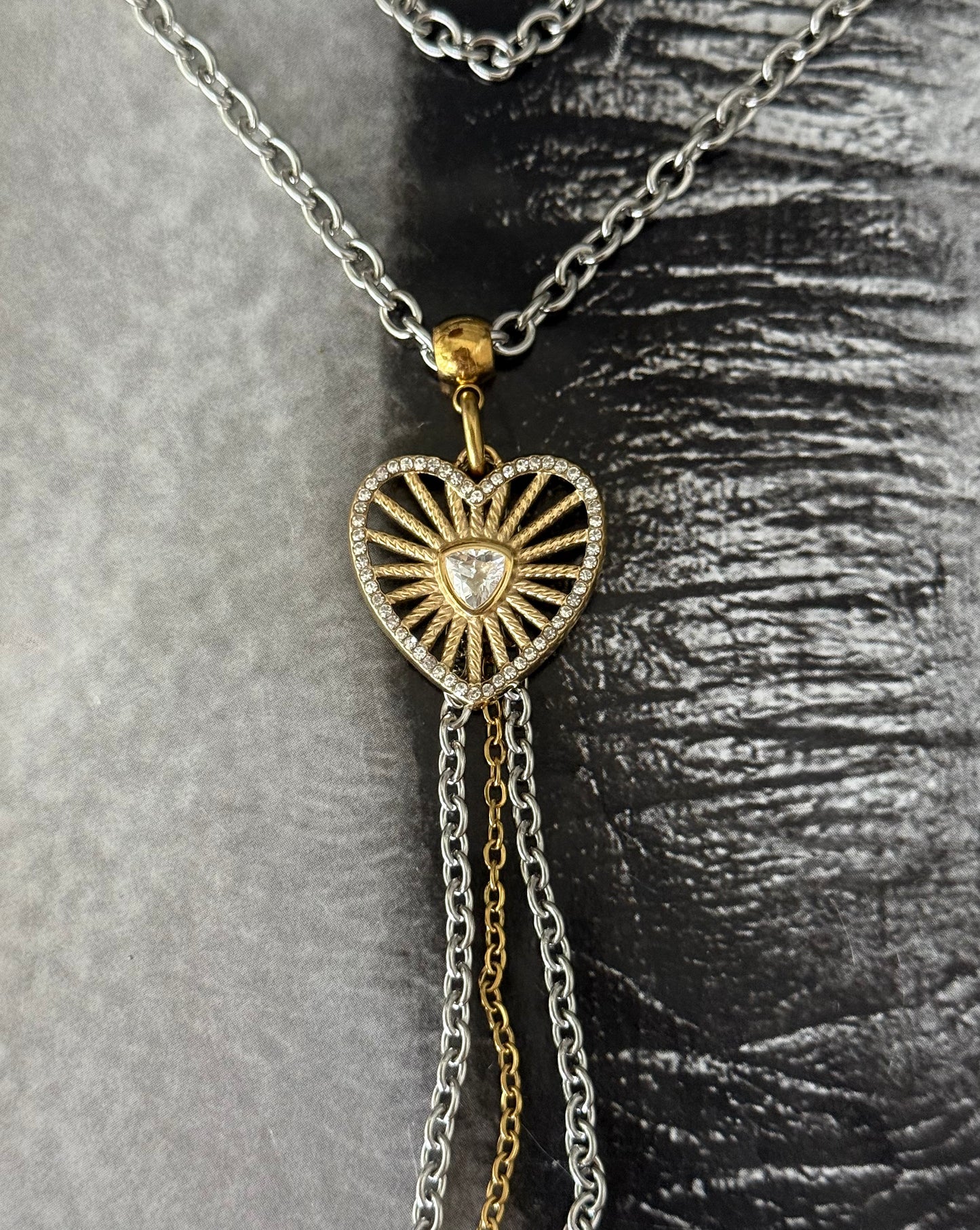 HEARTLINE TIE NECKLACE