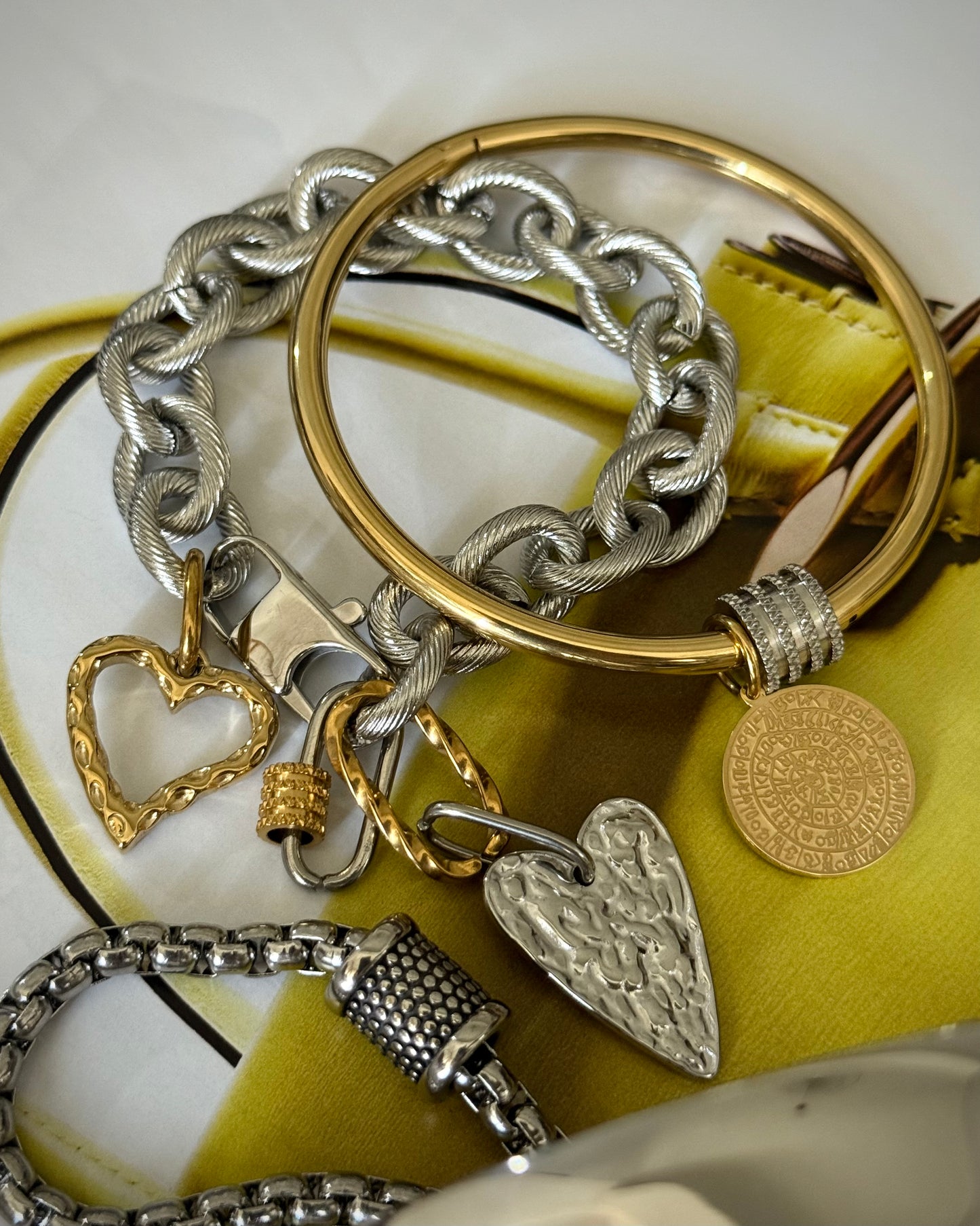 LINKED HEARTS CHAIN BRACELET