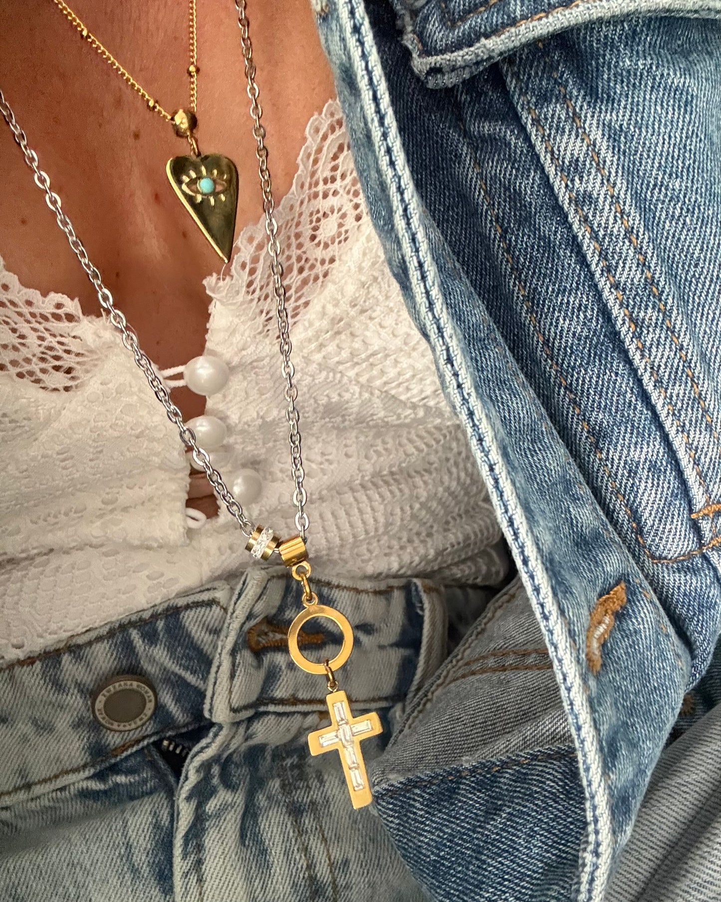 EYE OF HEART NECKLACE