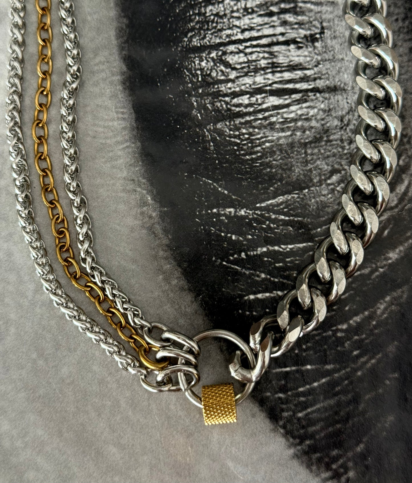 RIVELLE NECKLACE