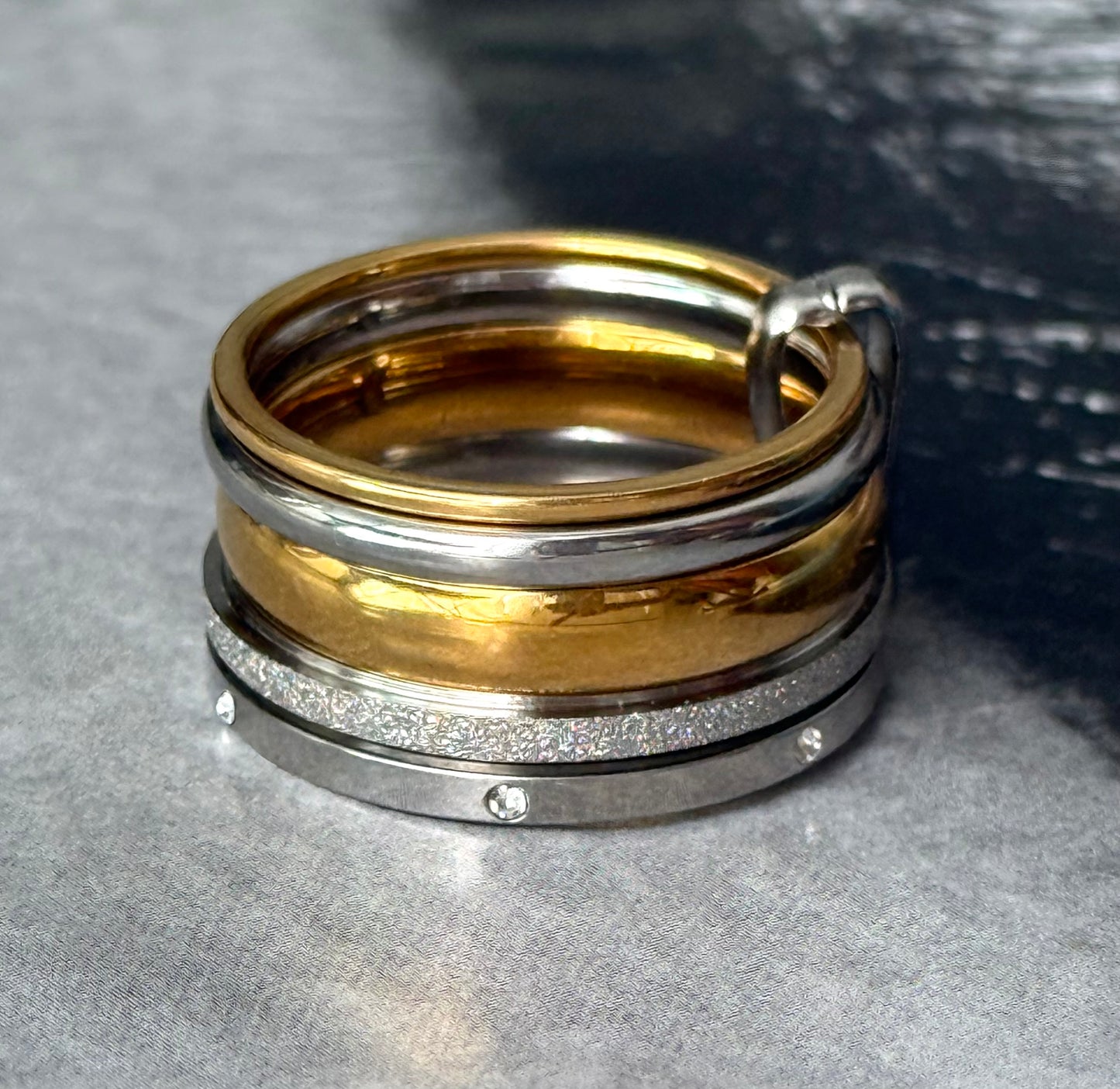 LUSTRA MINIMAL RING ( Size 8 & 9)