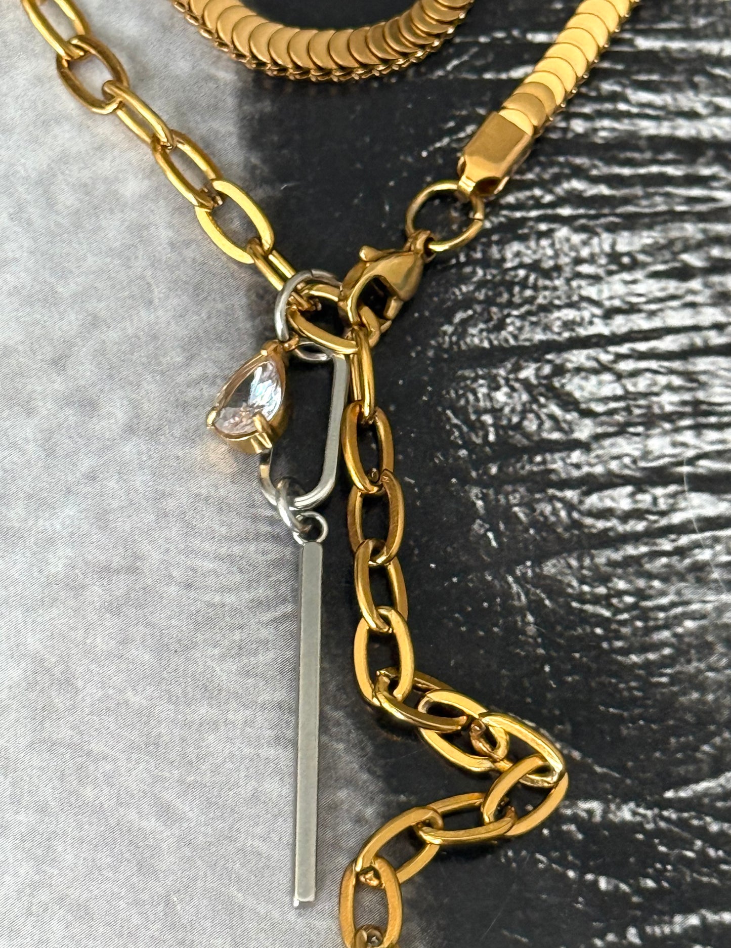 TWIN FLOW NECKLACE
