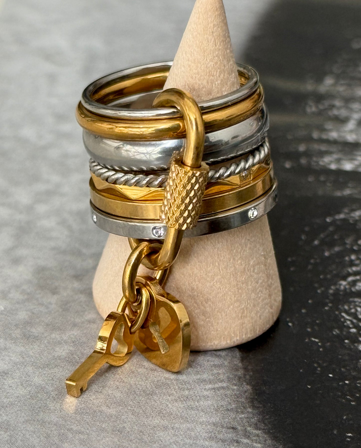 LOCKED DROP RING (SIZE 7 & 8)