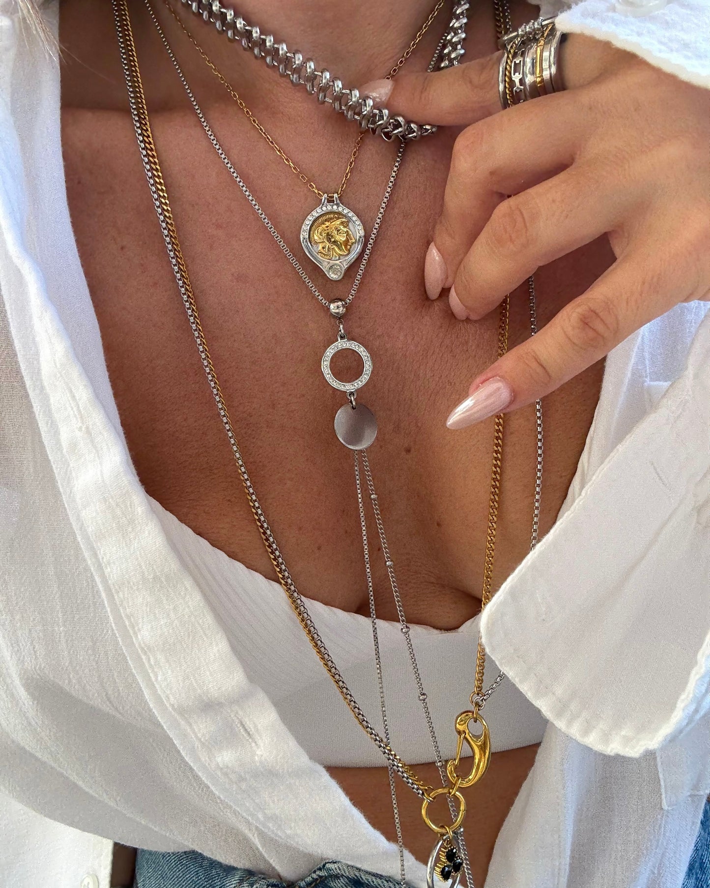 VINTAGE DUAL MEDALLION NECKLACE