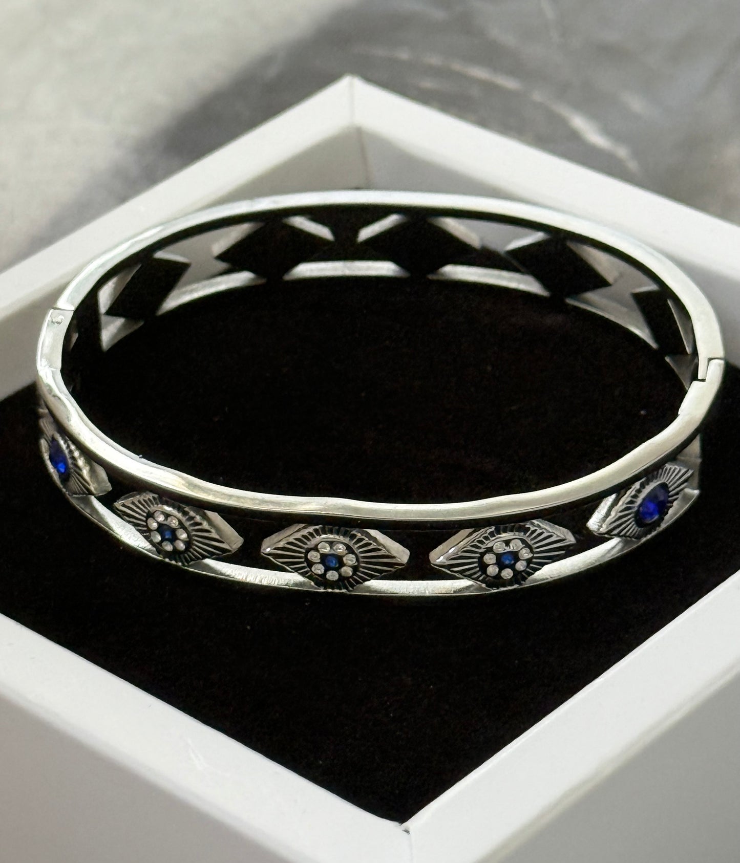 BLUE EYE BANGLE