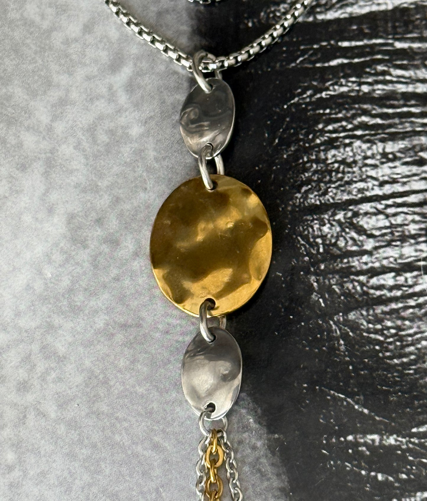 MOLTEN TIE NECKLACE