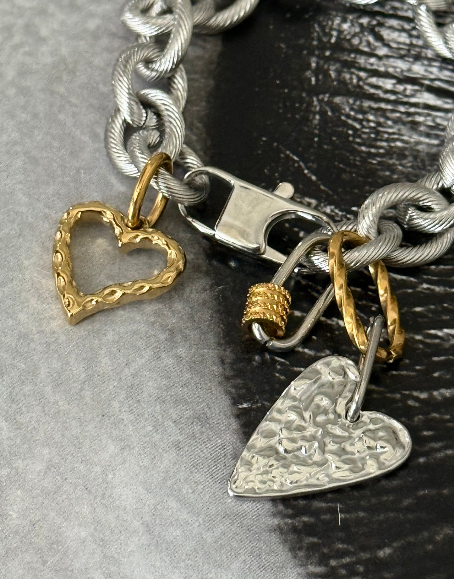 LINKED HEARTS CHAIN BRACELET