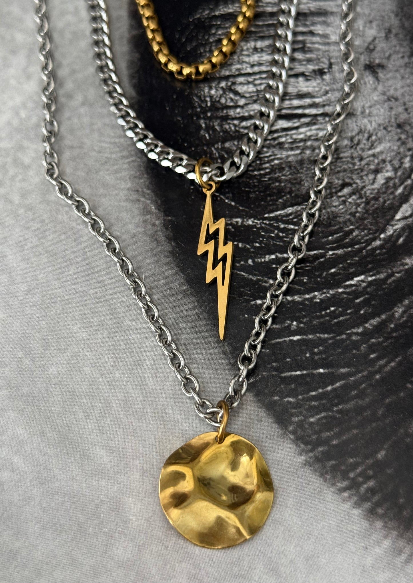 TRIPLE IMPACT NECKLACE