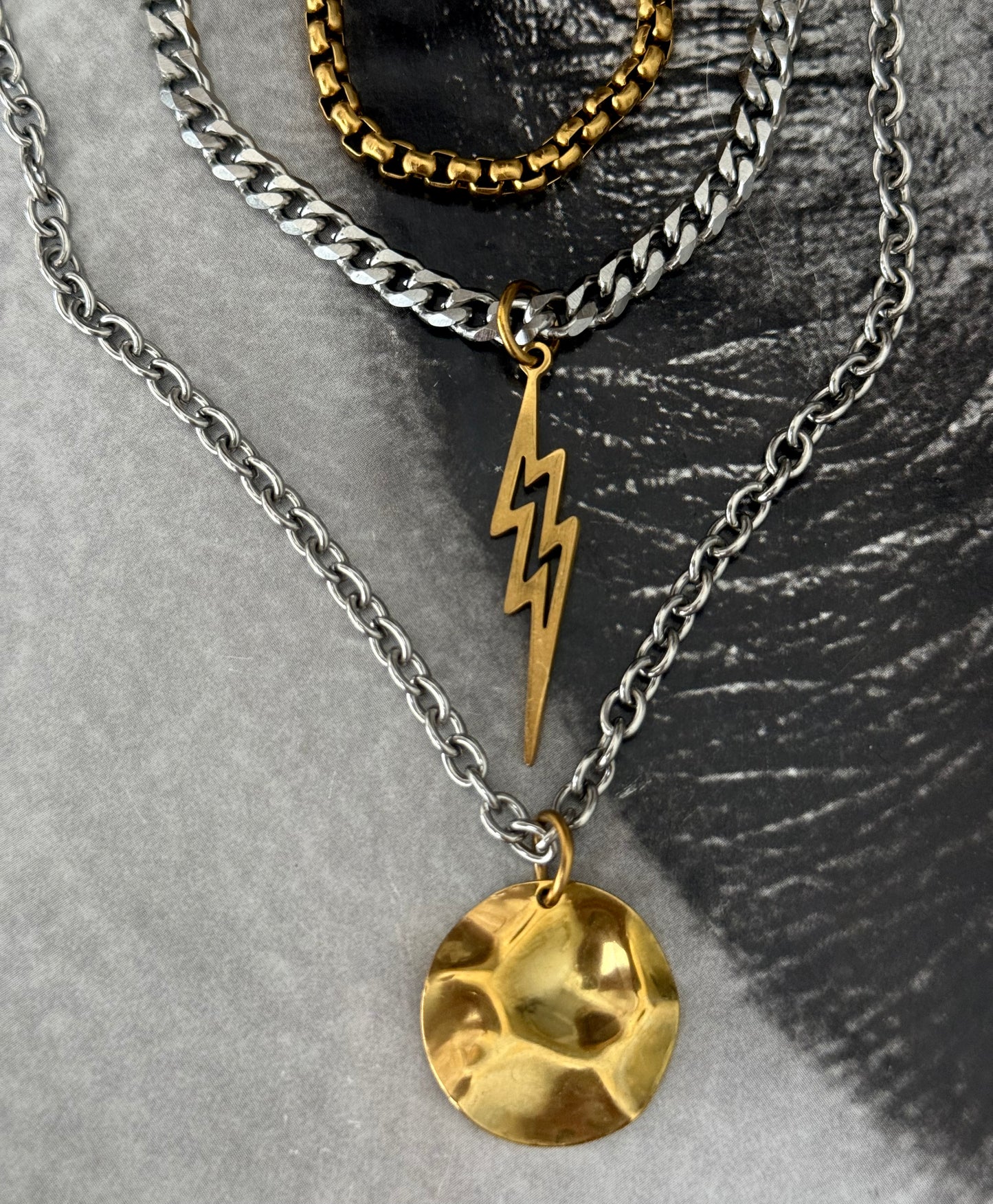 TRIPLE IMPACT NECKLACE