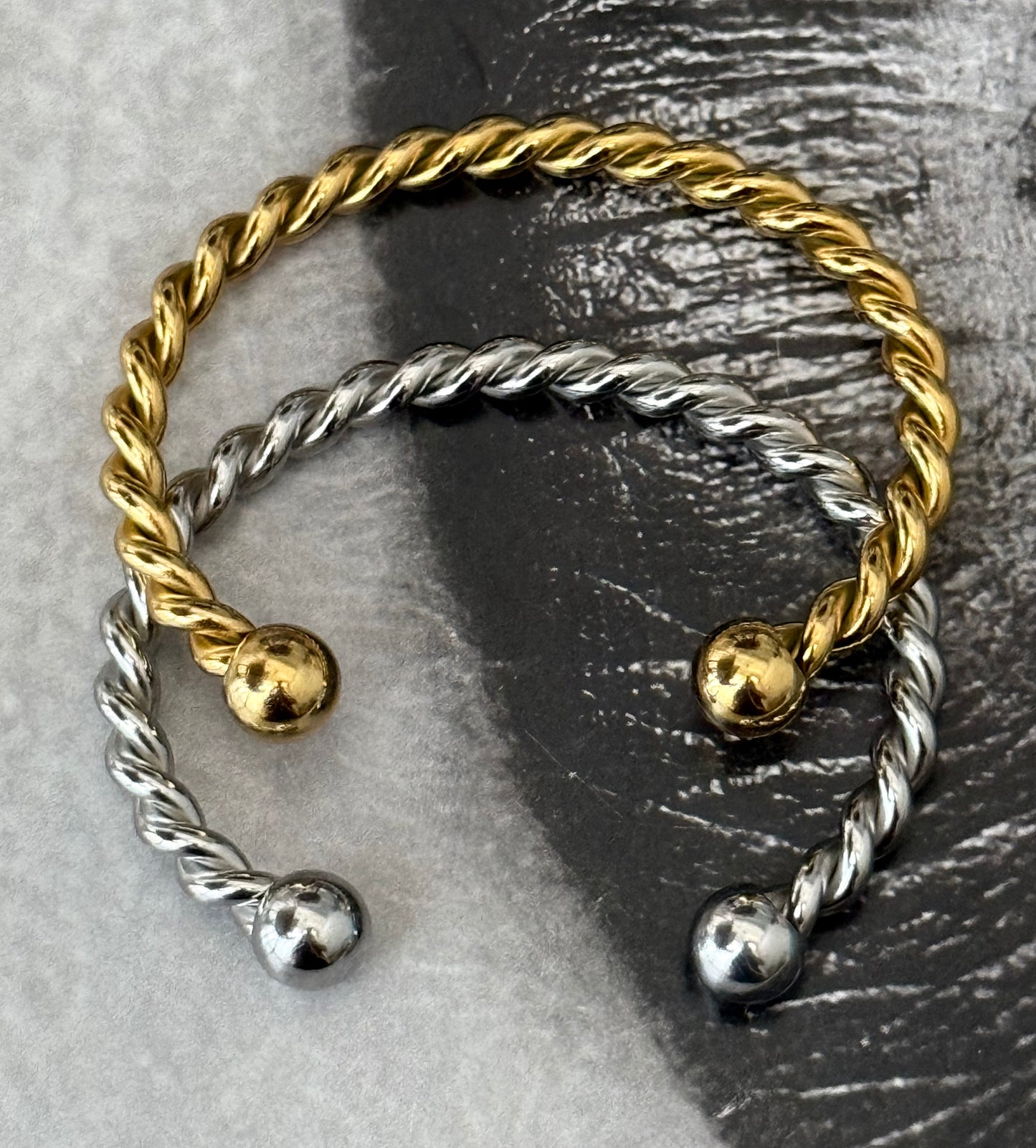 ROPE CUFF