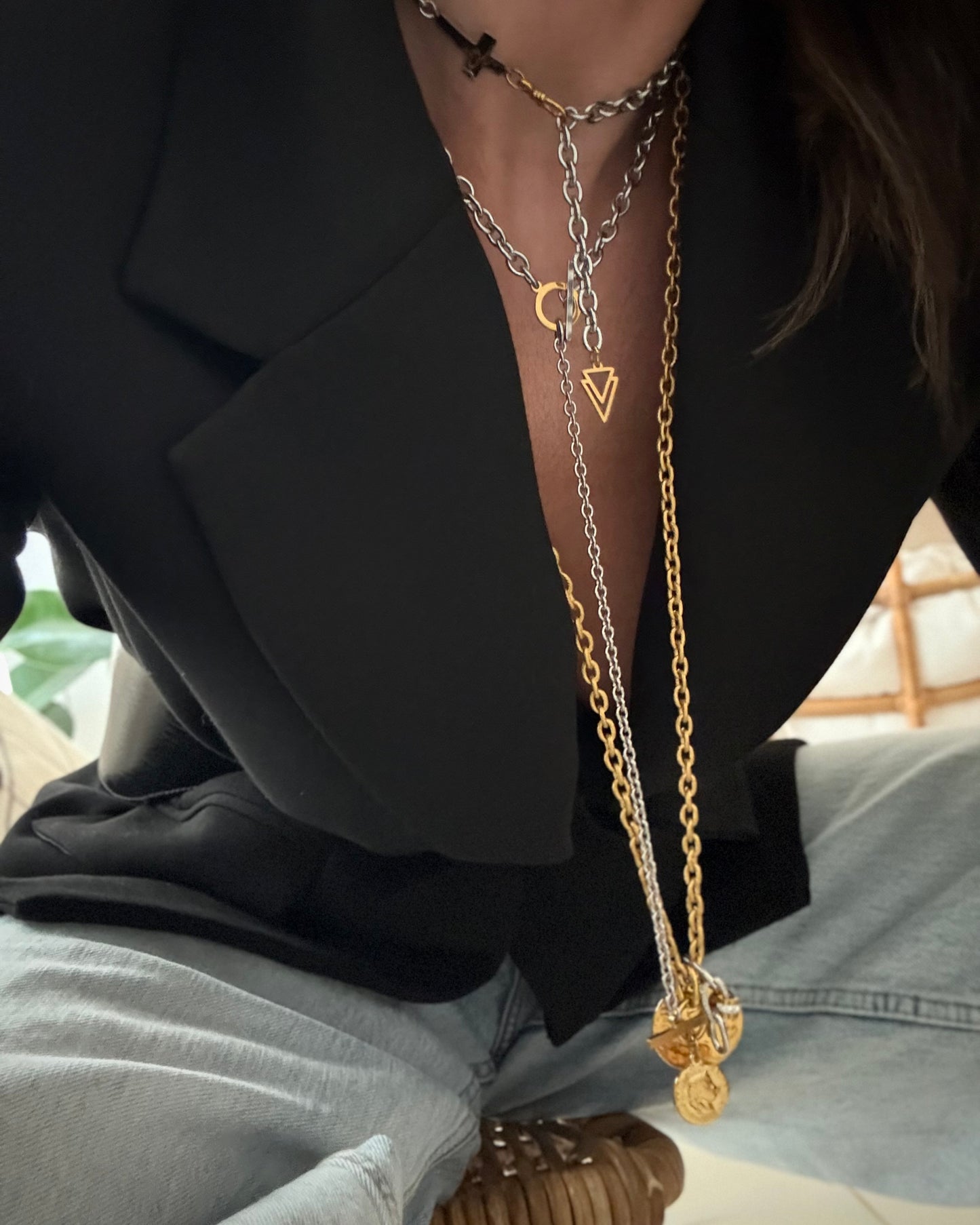 MINIMAL FLOW TIE NECKLACE