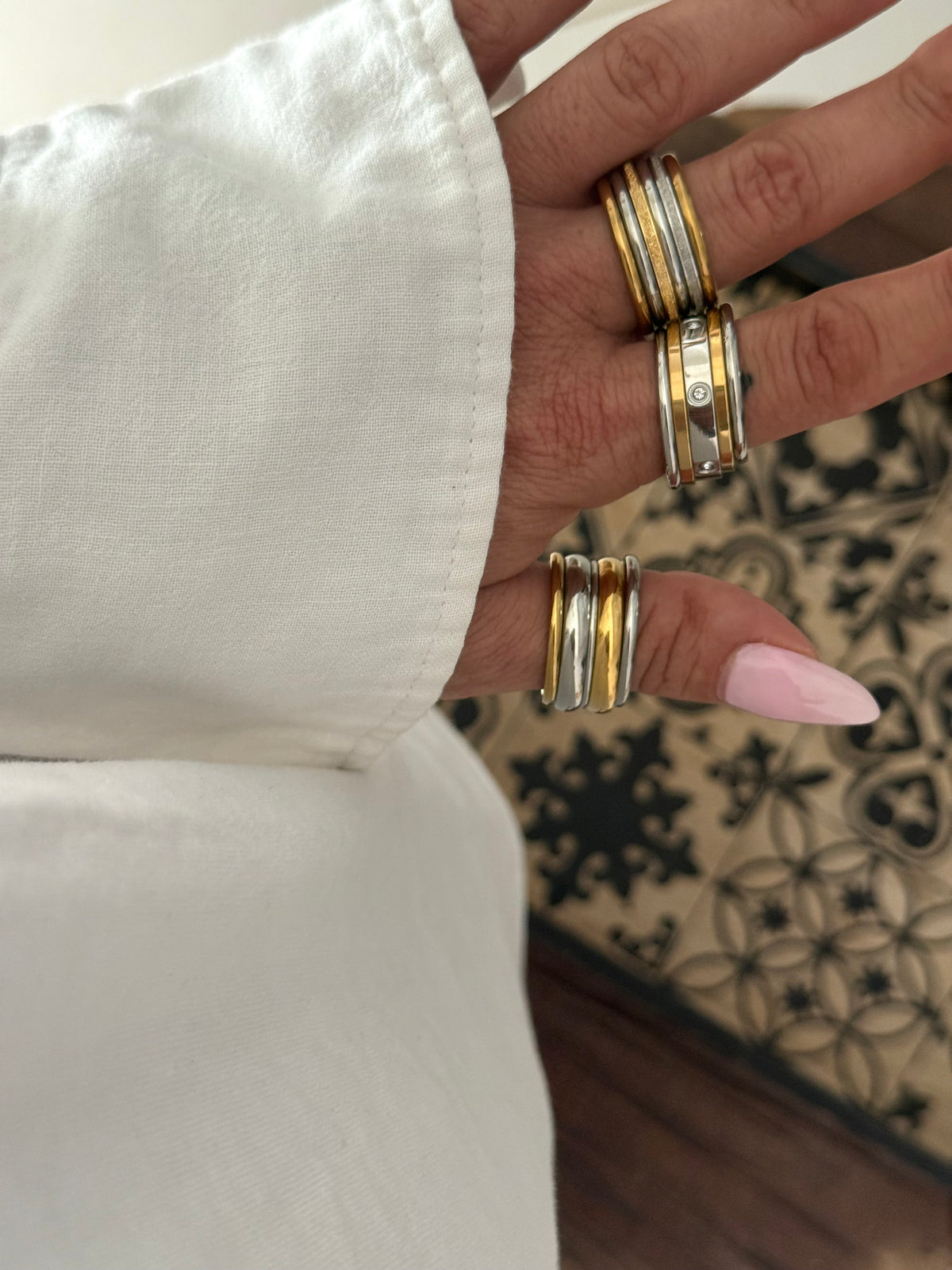 MINIMAL CONNECTED RING (SIZE 11)