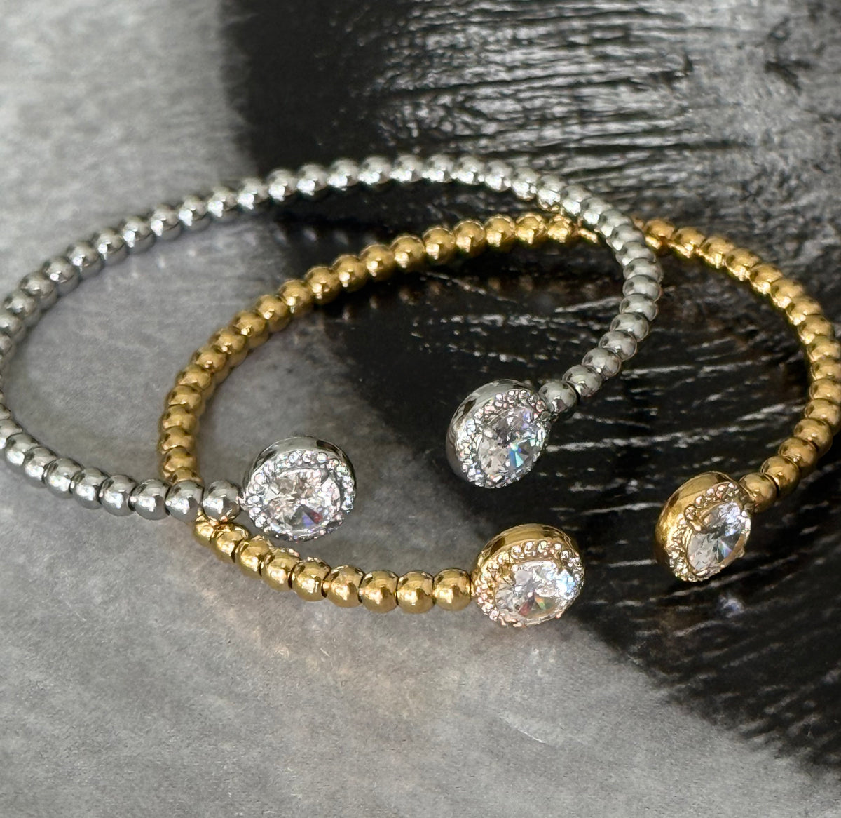 ELEGANT CRYSTAL CUFF