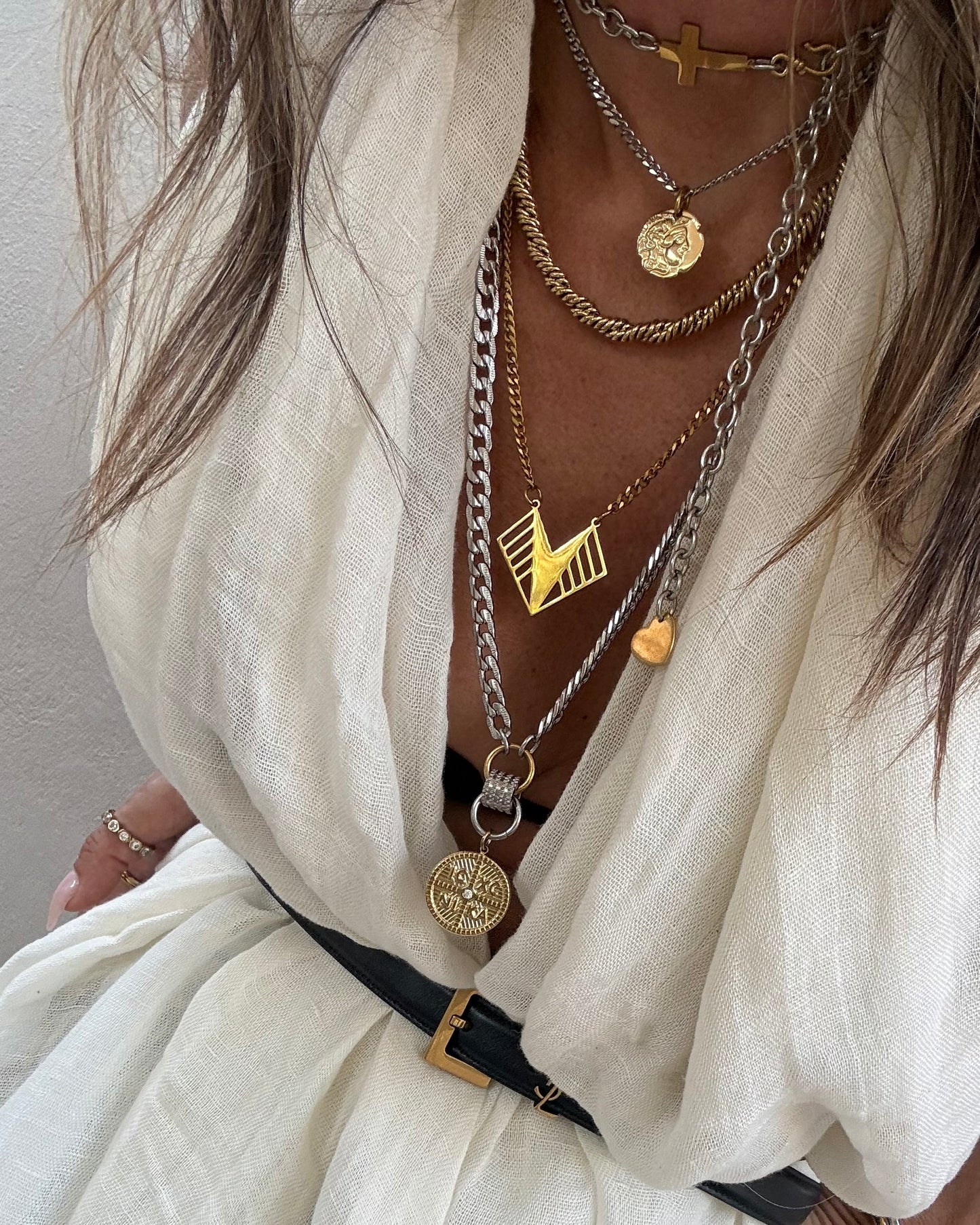 MIXED MEDALLION NECKLACE