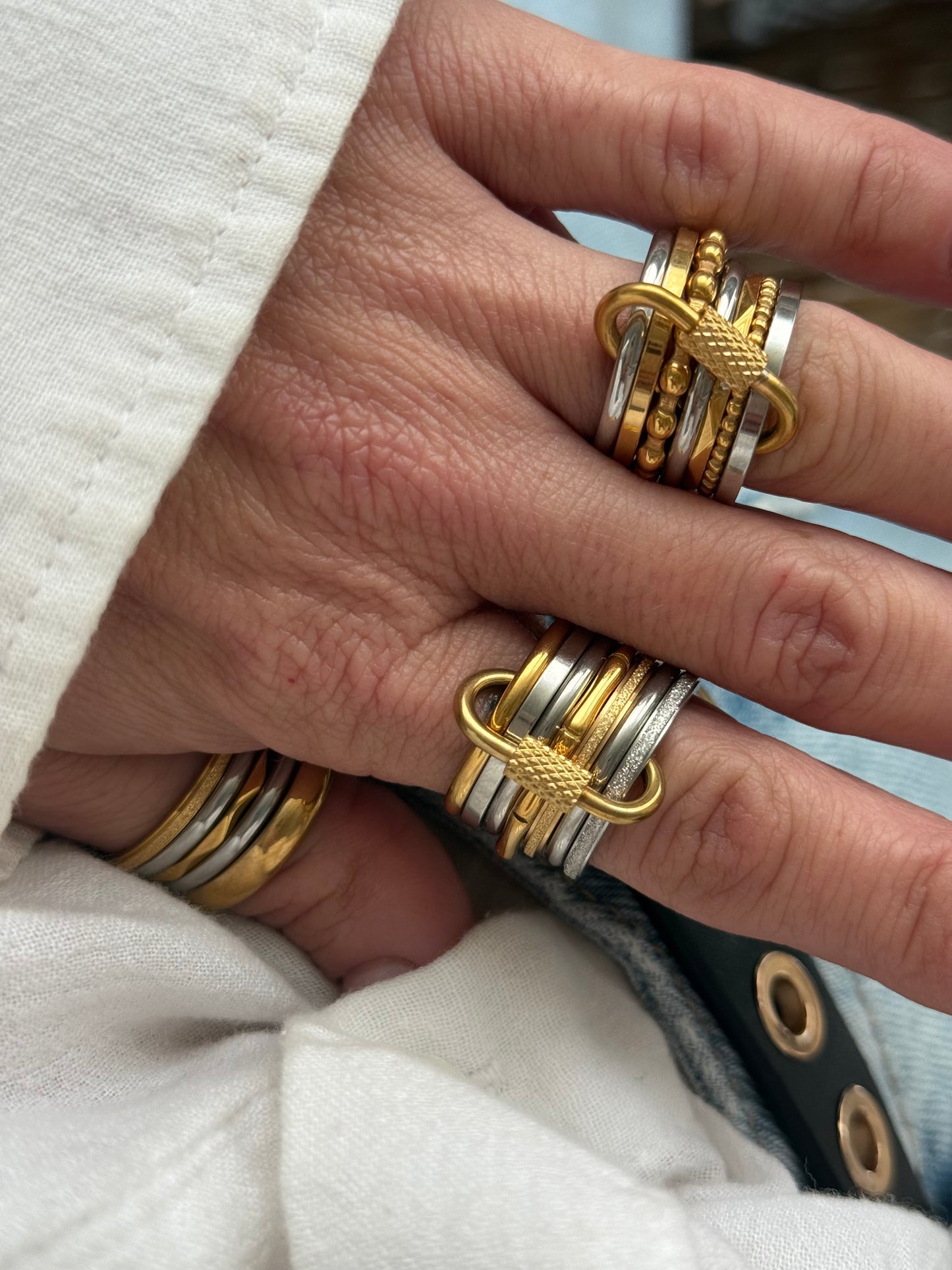 GOLD SHIMMERING RING (Size 10)