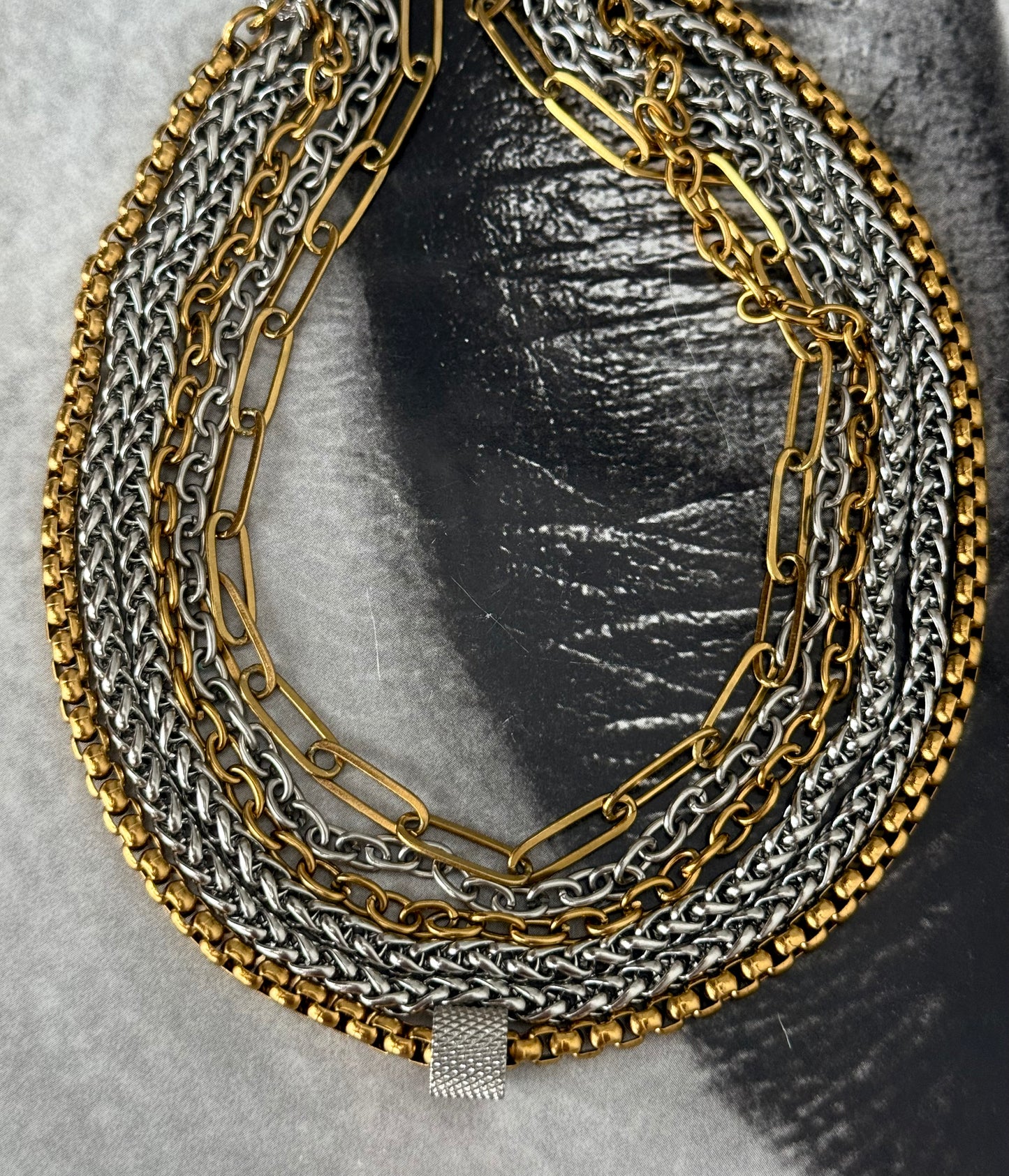 SIX CHAINS CHOKER - BRACELET