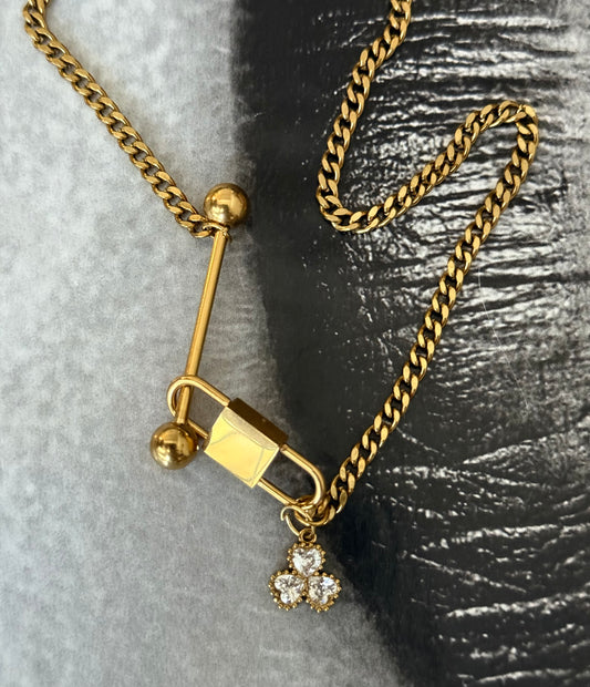 GOLDEN CLOVER CHAIN