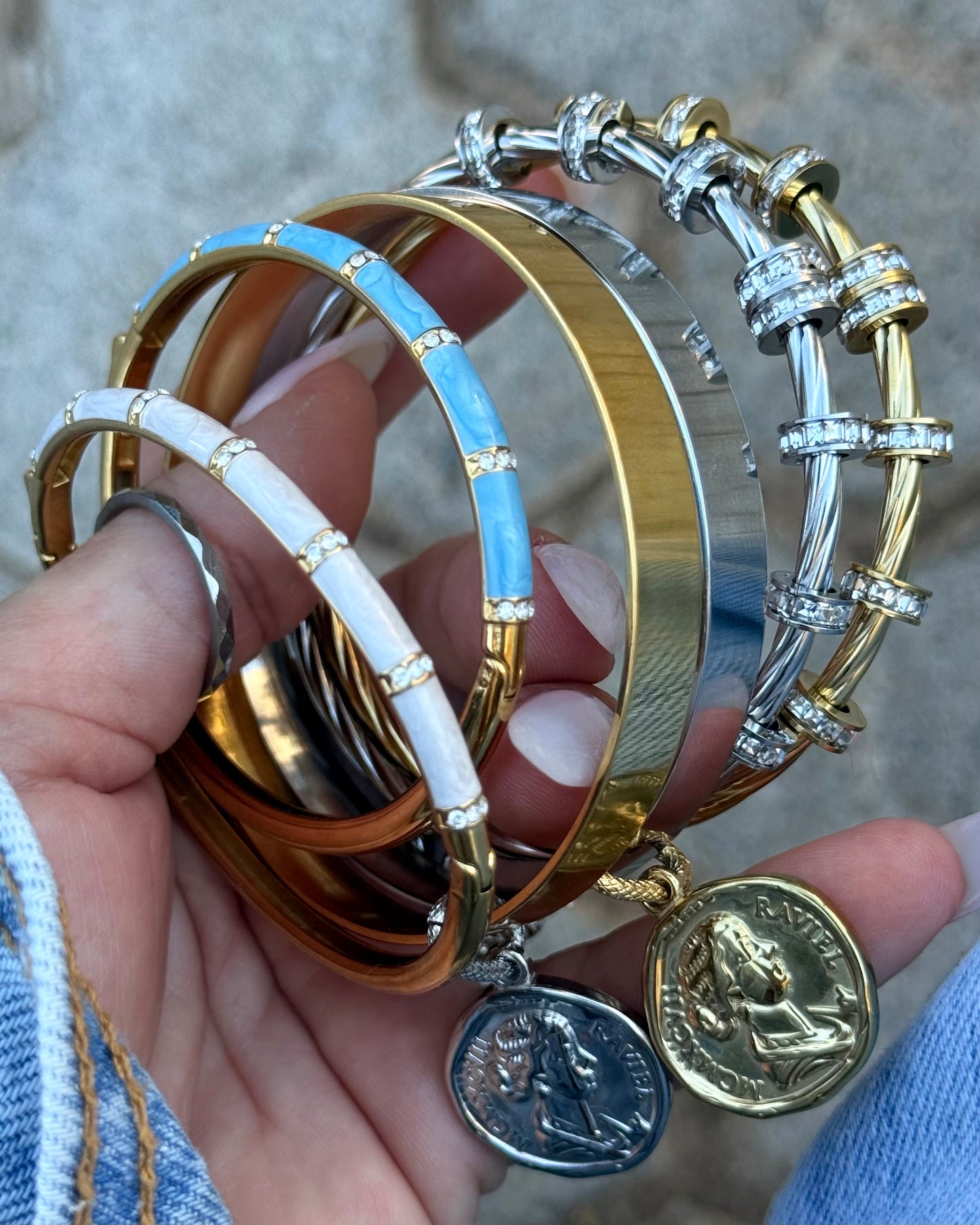 TWISTED GLOW BANGLE