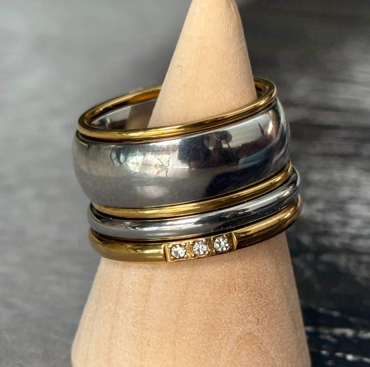 CHEVALIER CONNECTED RING (SIZE 6)