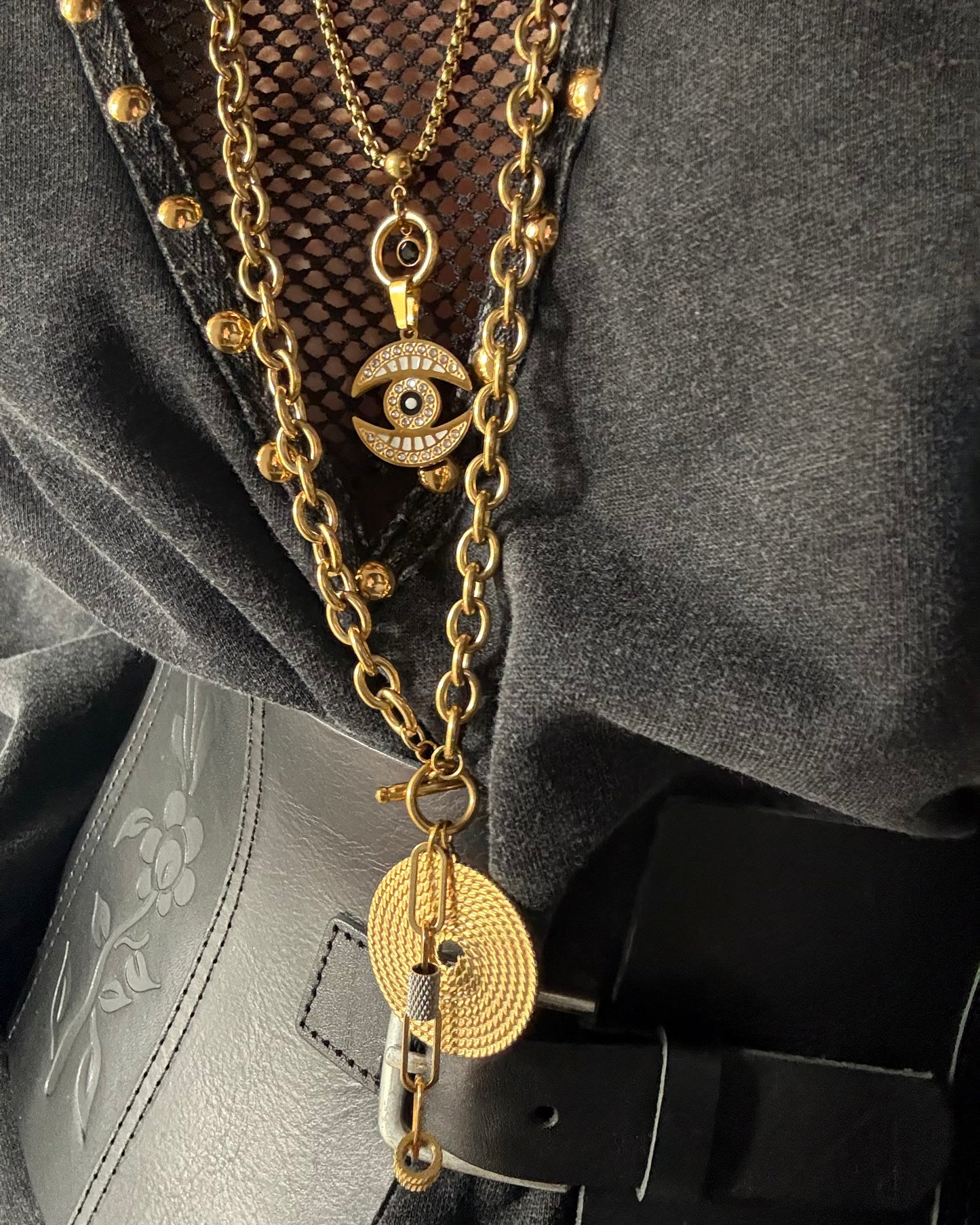 GOLDEN ECLIPSE EYE NECKLACE