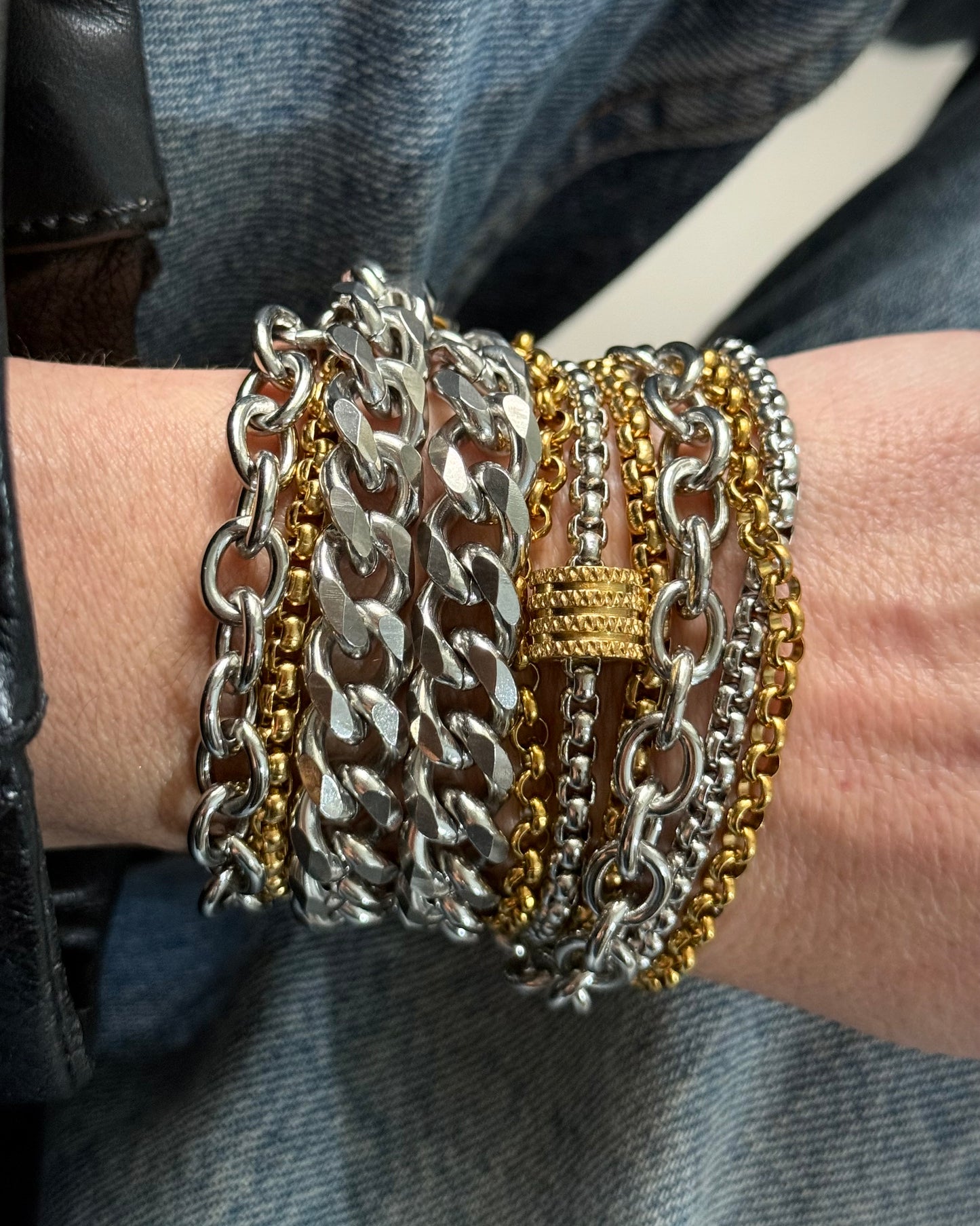 CHOKER & DOUBLE BRACELET