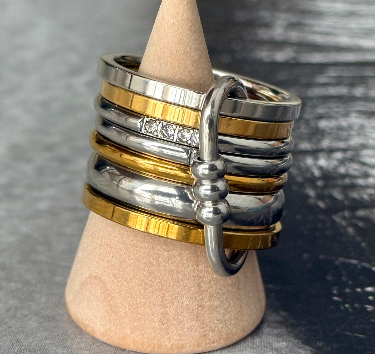 STYLE SIGNATURE RING (SIZE 8)