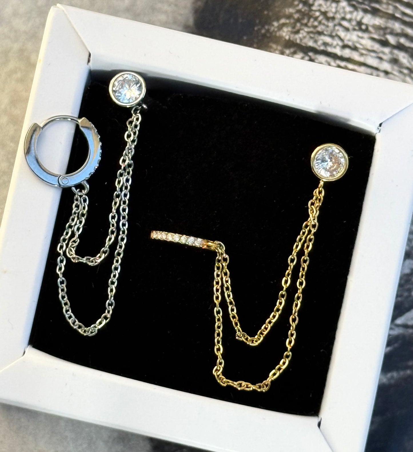 DOUBLE CHAIN GLOW - ONE PIECE EARRING