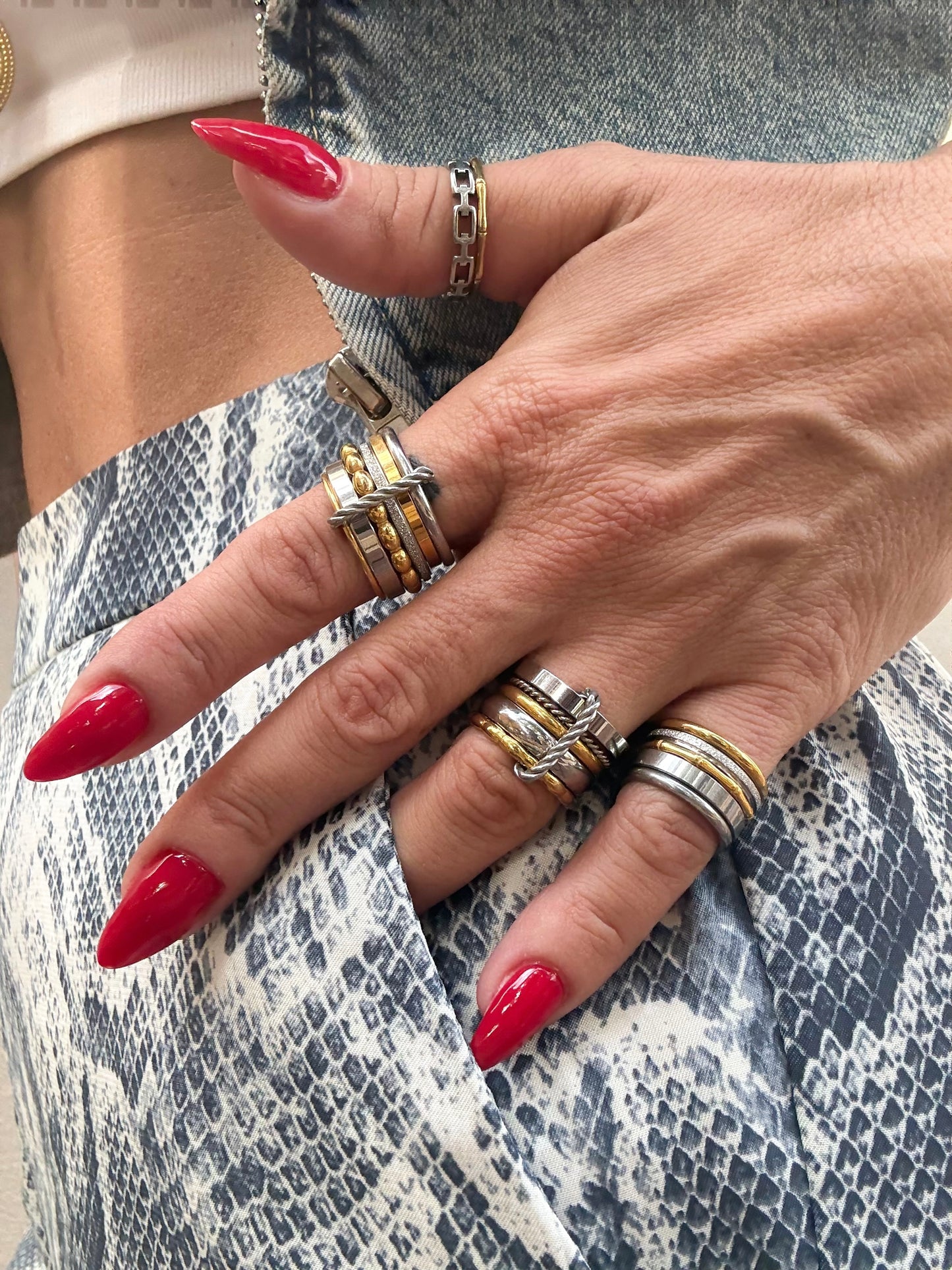 TWIST BOND RING (SIZE 8)