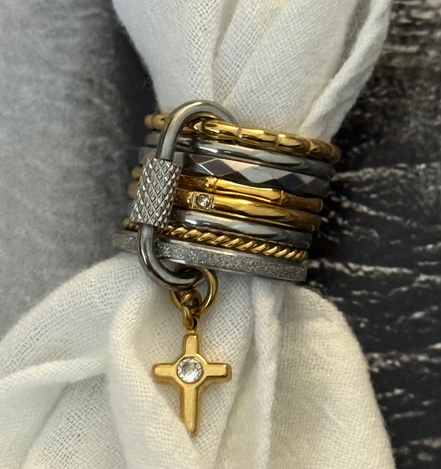 CROSSLINK EIGHT RING ( SIZE 8)