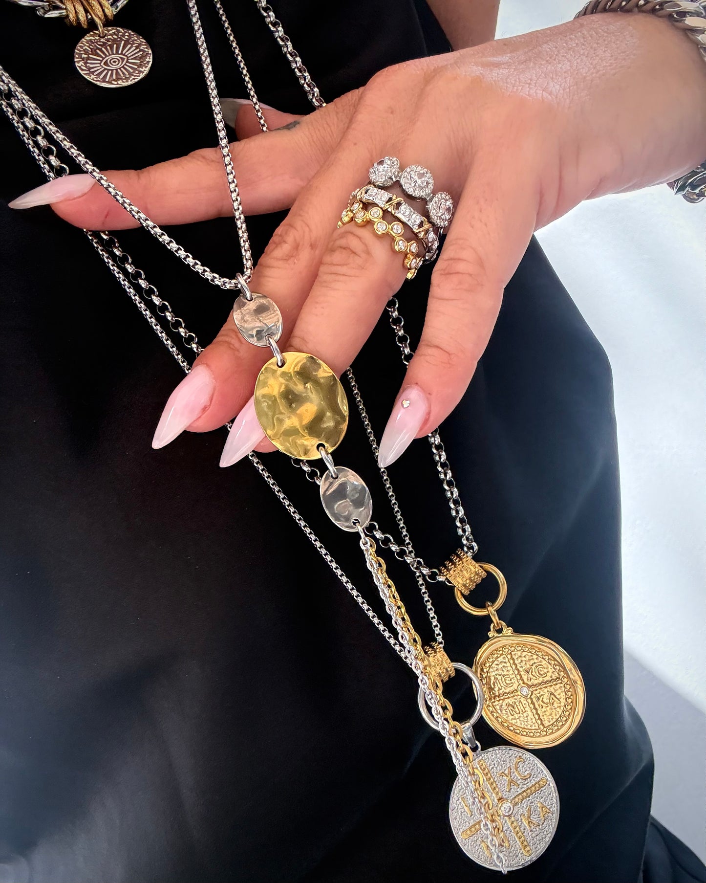 MOLTEN TIE NECKLACE