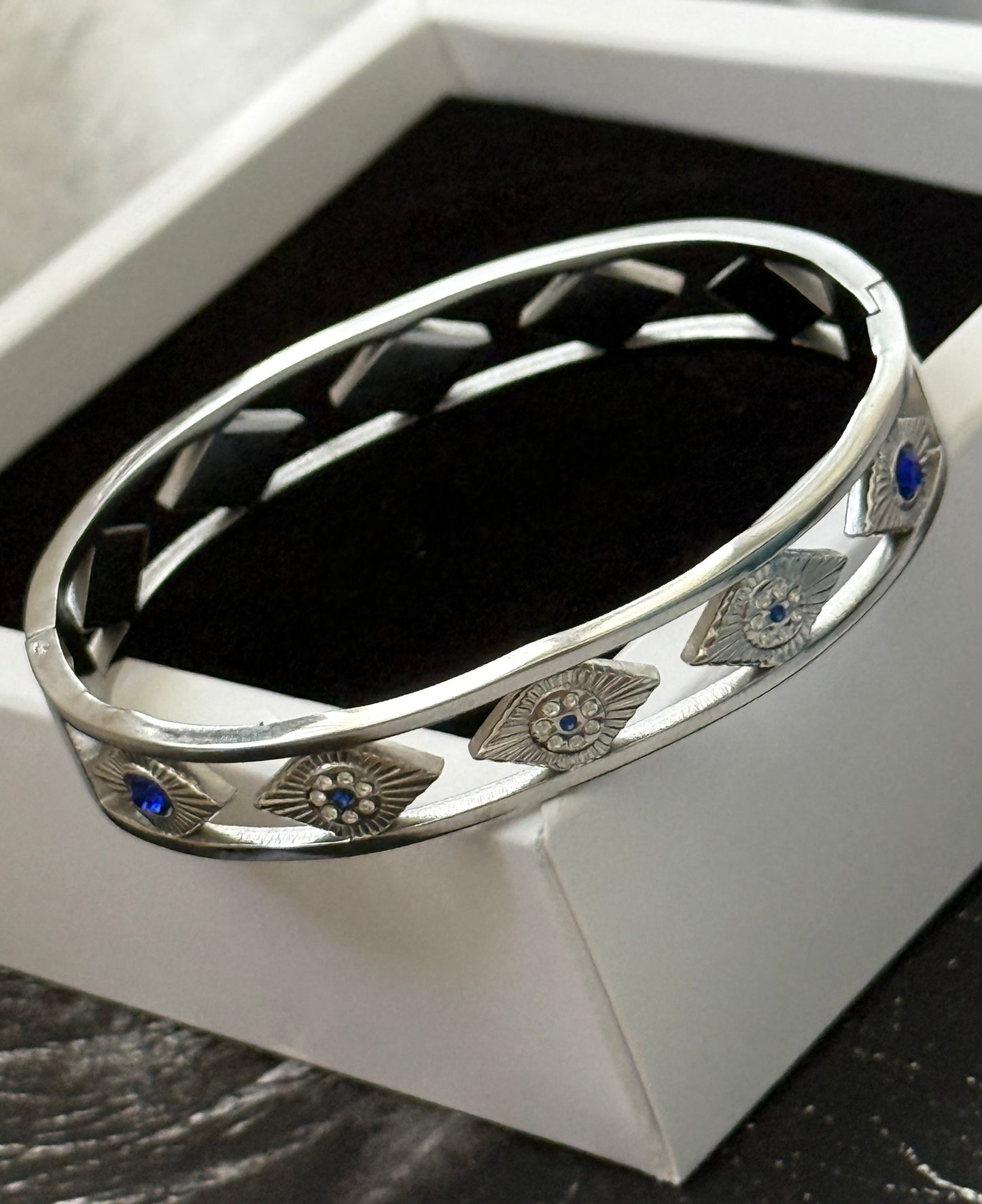 BLUE EYE BANGLE