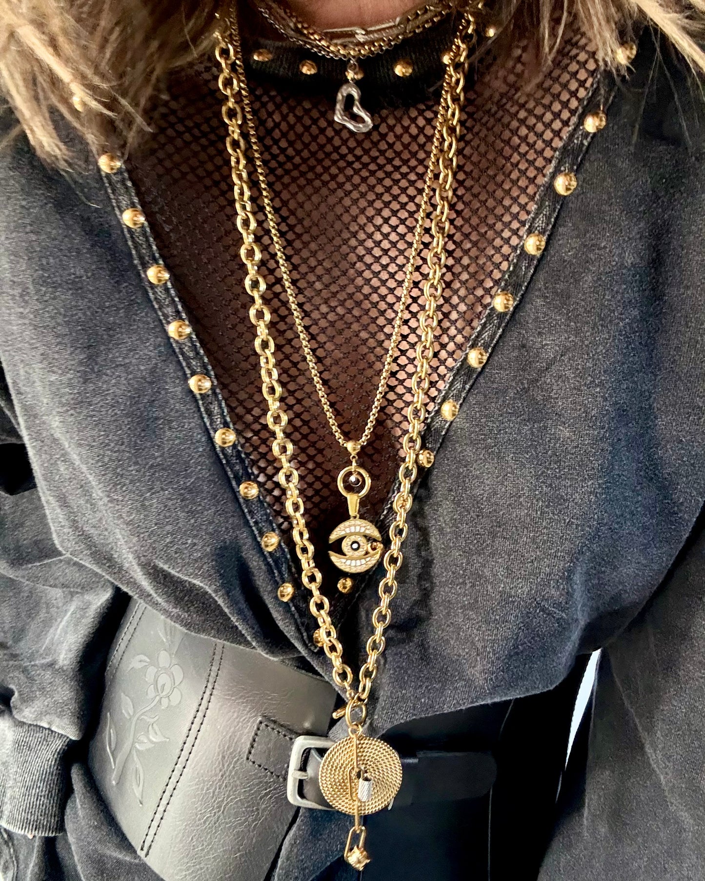 GOLDEN ECLIPSE EYE NECKLACE