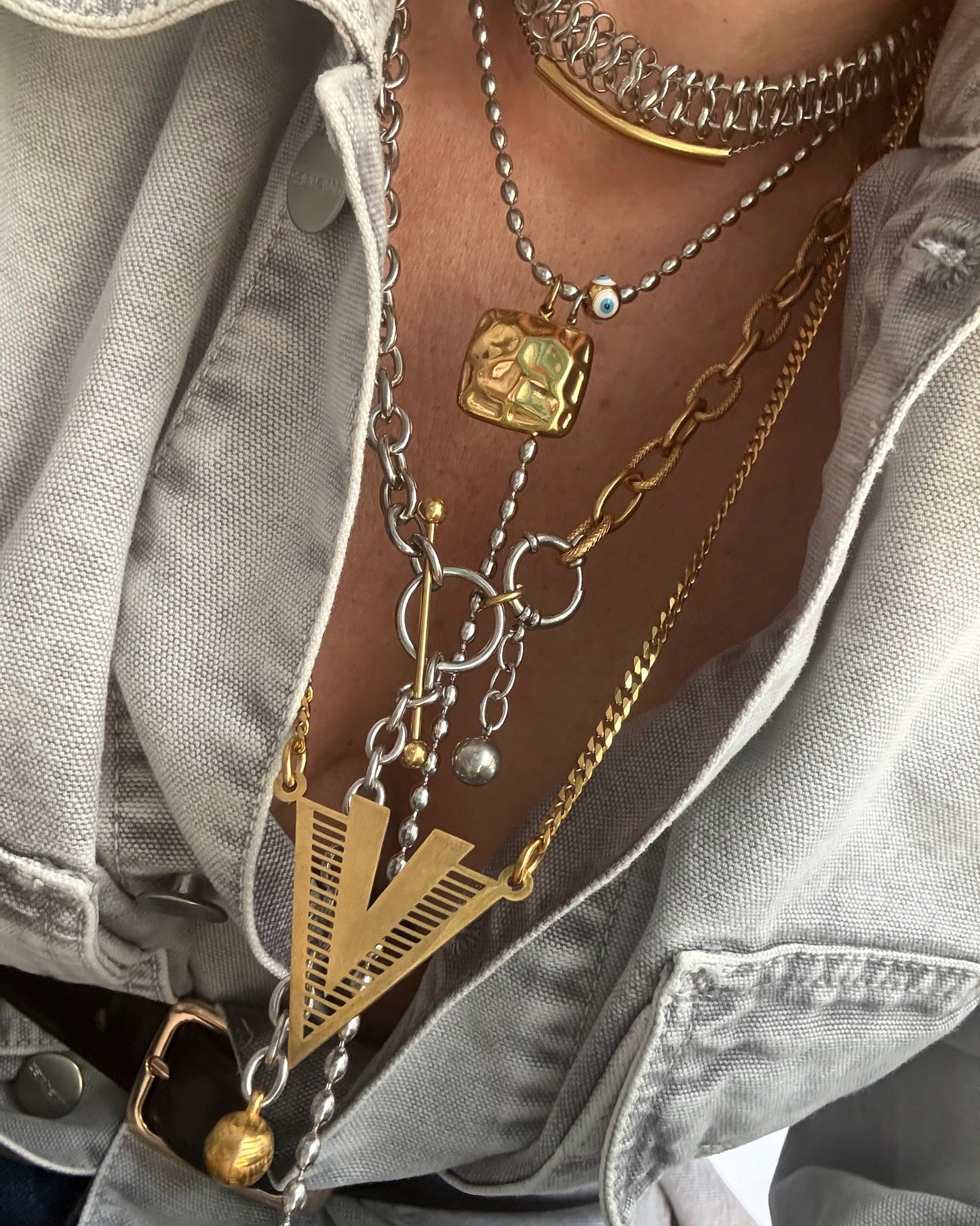 GOLDEN DRIFT TIE NECKLACE