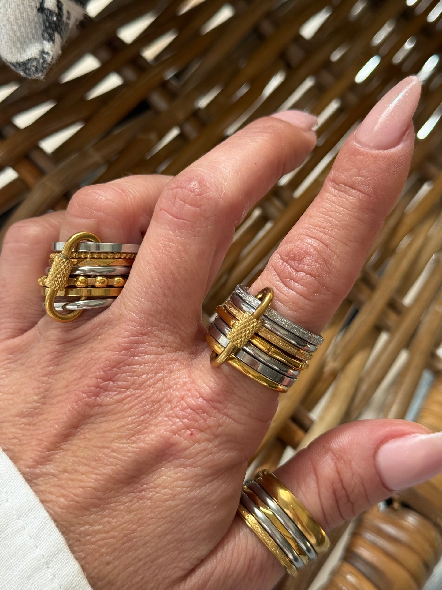 GOLD SHIMMERING RING (Size 10)