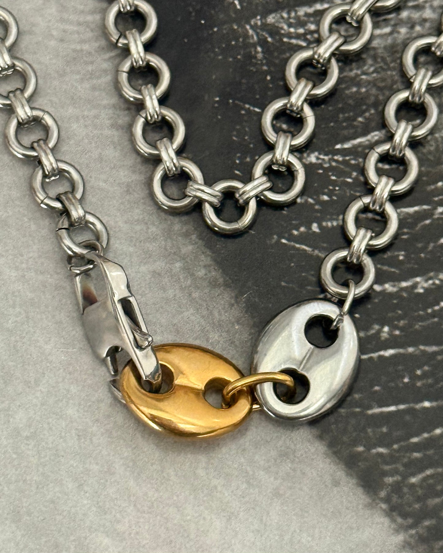 LOOP CHOKER NECKLACE